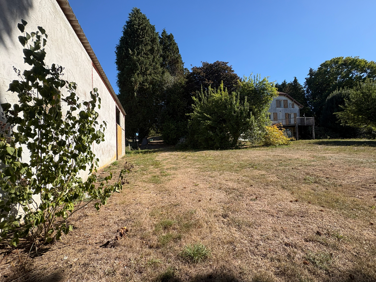 Photo 2 — VERT ET BLEU IMMOBILIER