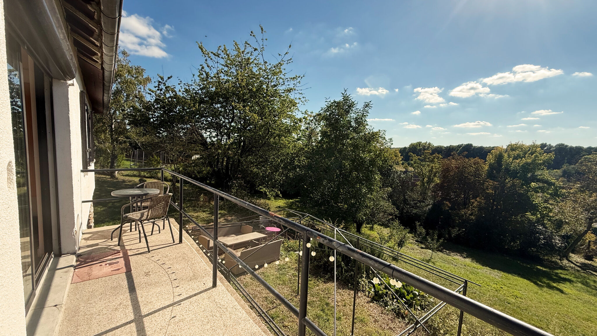 Photo 2 — VENDÔME EXCLUSIVE PROPERTIES