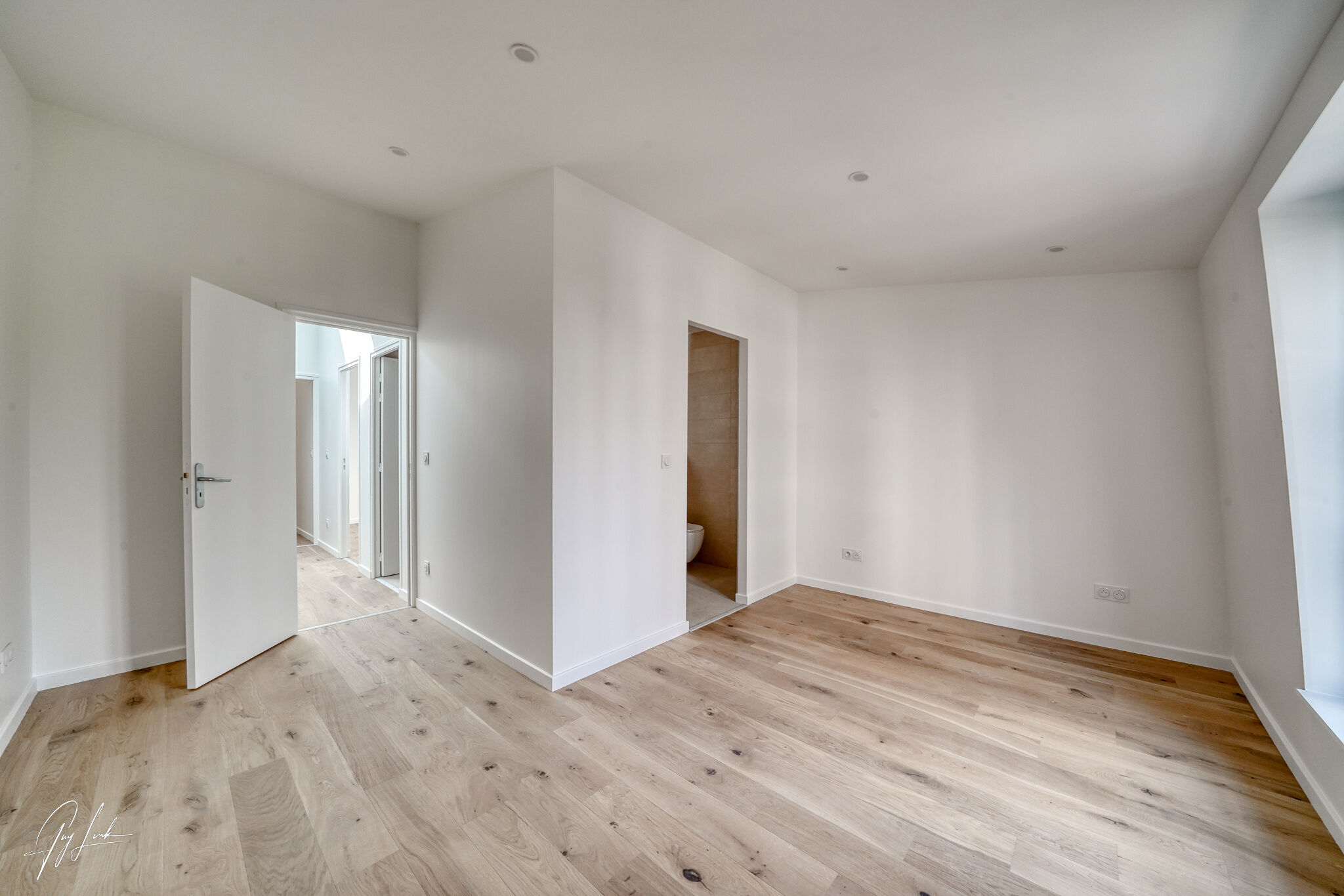 Photo 12 — VENDÔME EXCLUSIVE PROPERTIES