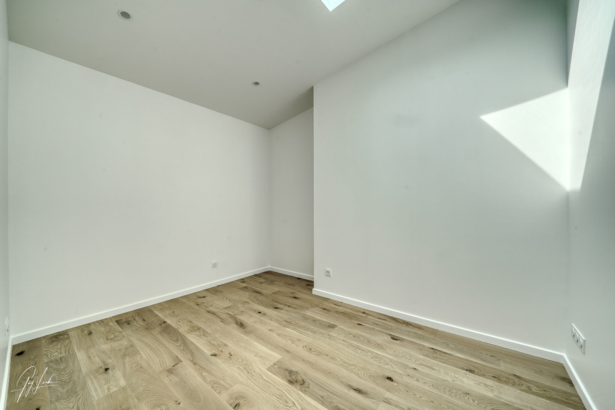 Photo 15 — VENDÔME EXCLUSIVE PROPERTIES