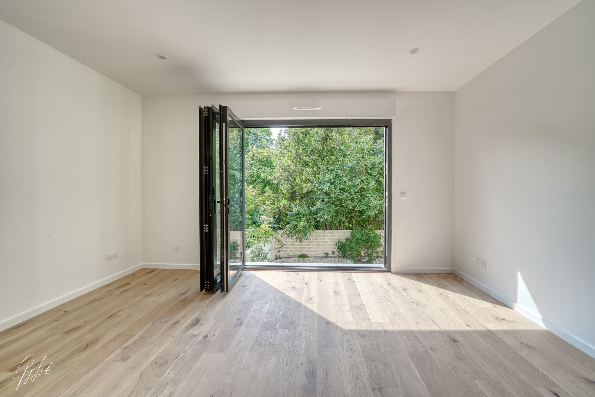 Photo 7 — VENDÔME EXCLUSIVE PROPERTIES