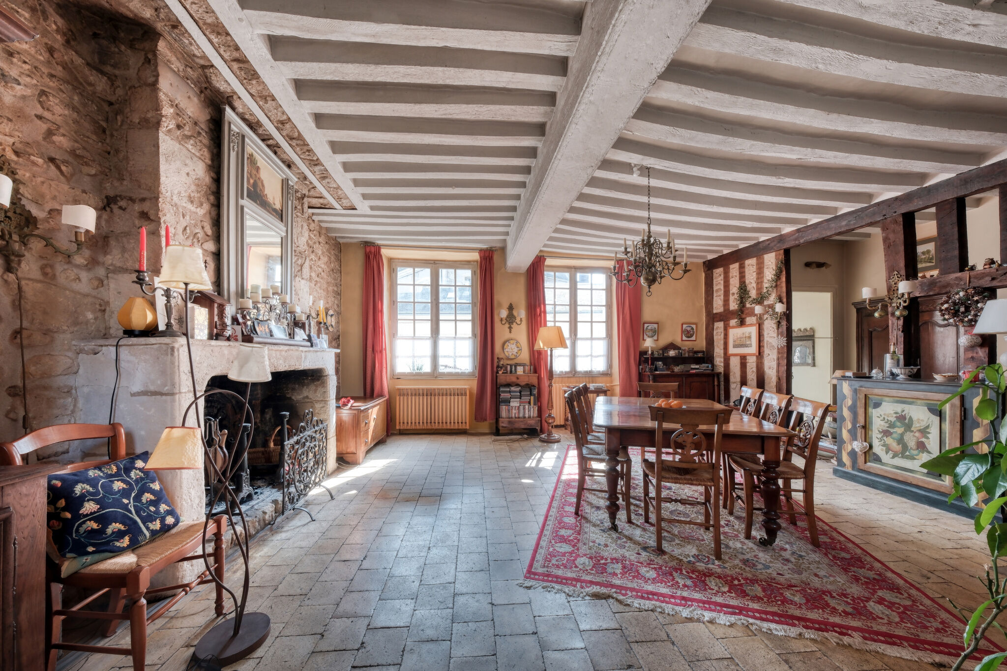 Photo 3 — VENDÔME EXCLUSIVE PROPERTIES