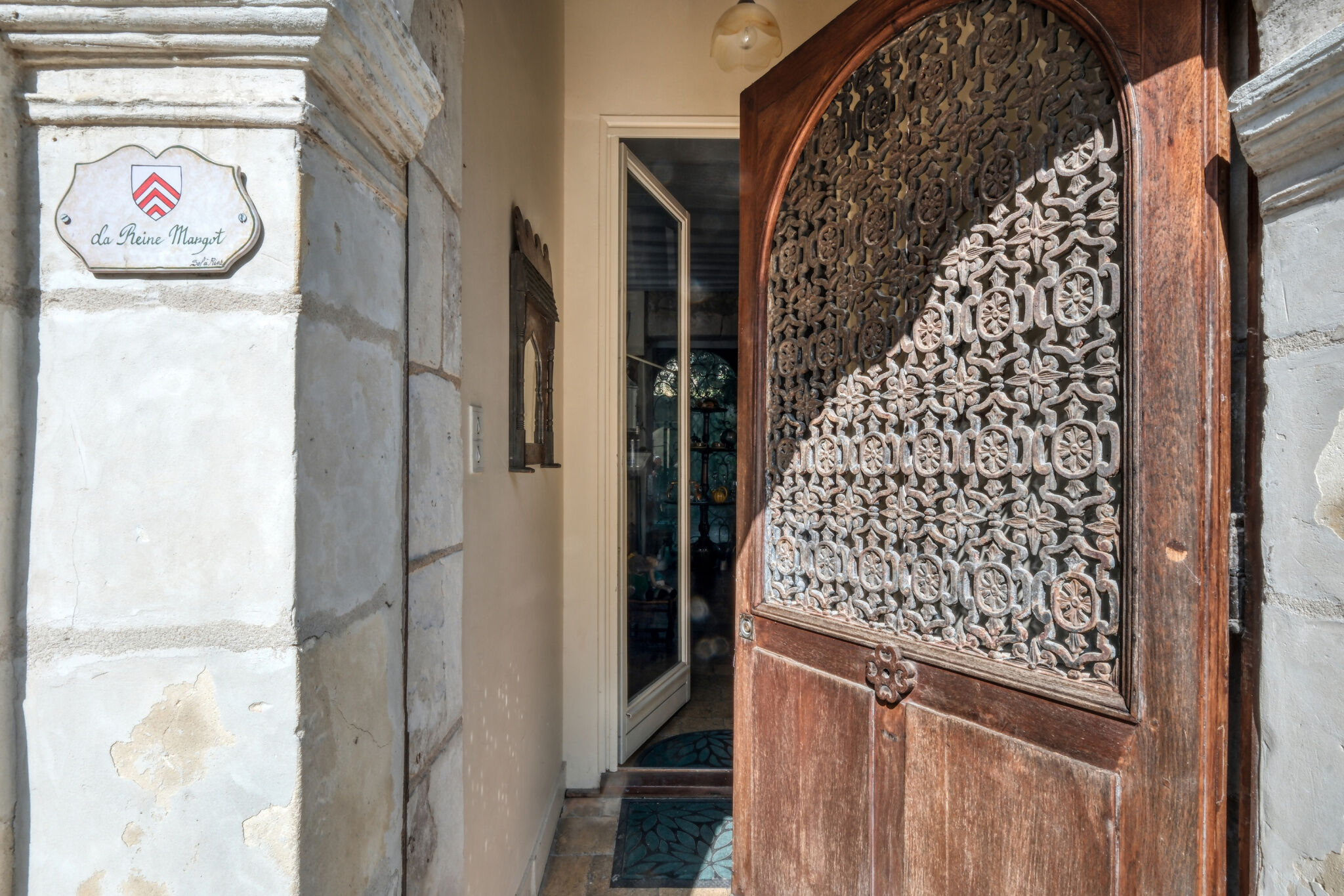 Photo 2 — VENDÔME EXCLUSIVE PROPERTIES