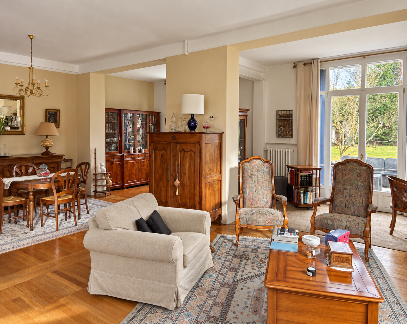 Photo 2 — VENDÔME EXCLUSIVE PROPERTIES