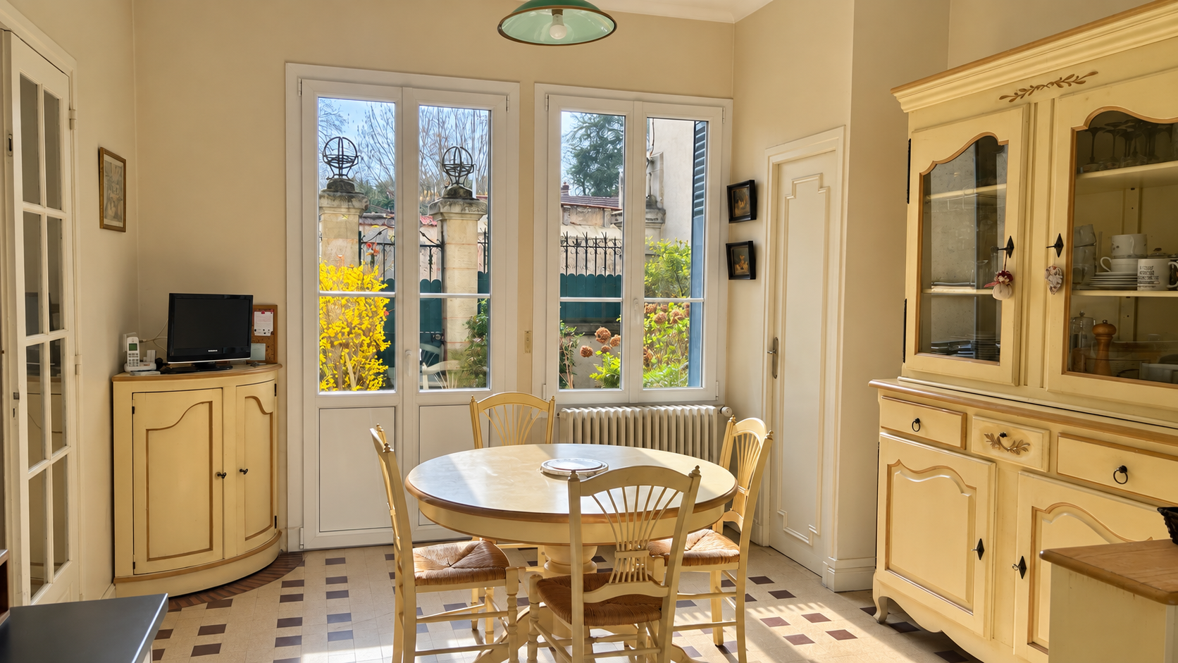 Photo 7 — VENDÔME EXCLUSIVE PROPERTIES
