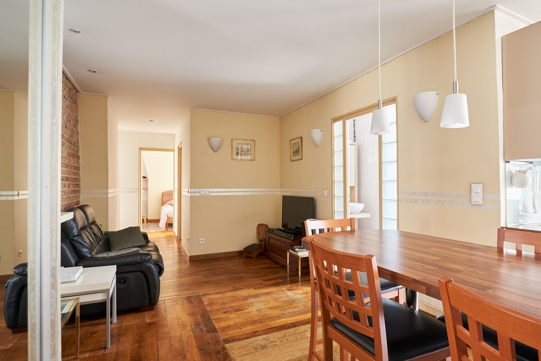 Photo 3 — VENDÔME EXCLUSIVE PROPERTIES