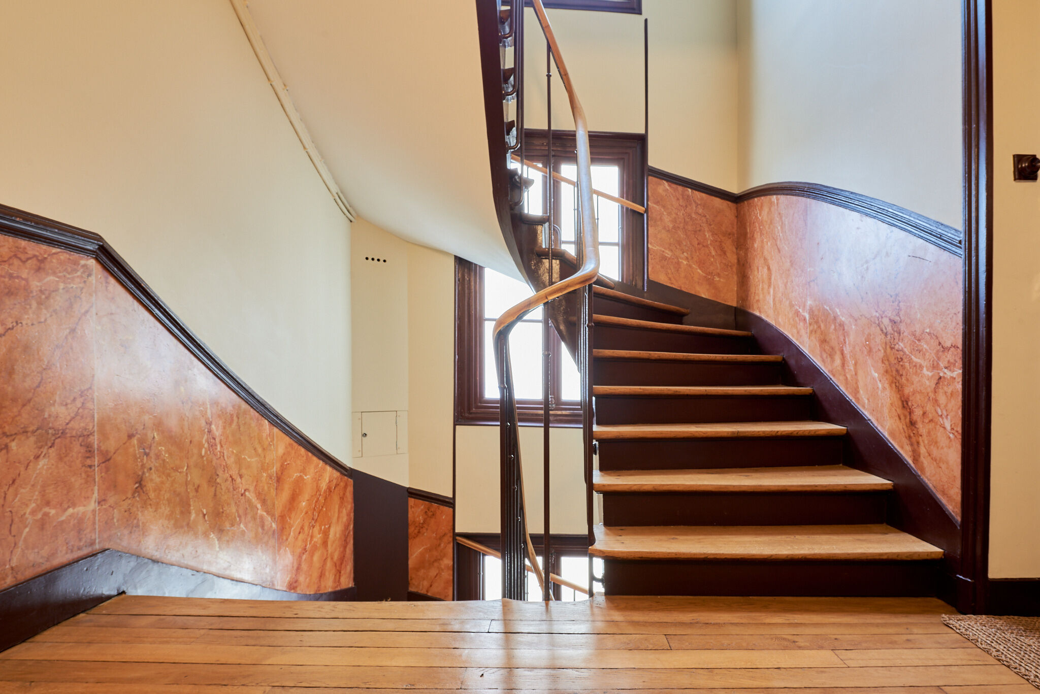 Photo 2 — VENDÔME EXCLUSIVE PROPERTIES