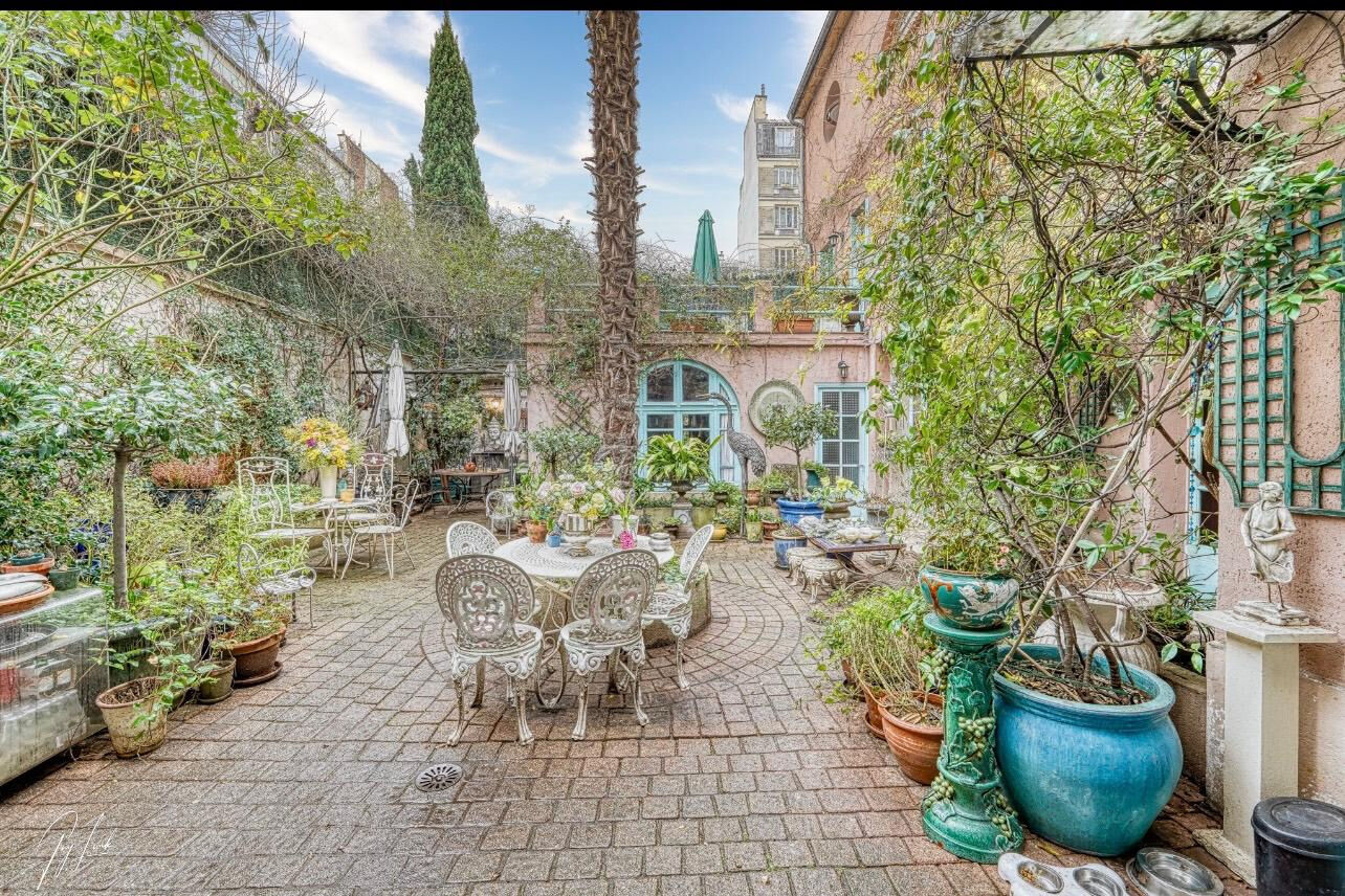 Photo 5 — VENDÔME EXCLUSIVE PROPERTIES