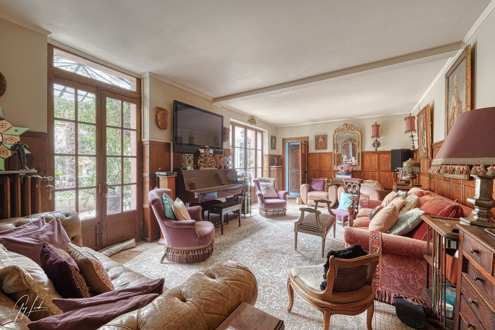 Photo 2 — VENDÔME EXCLUSIVE PROPERTIES