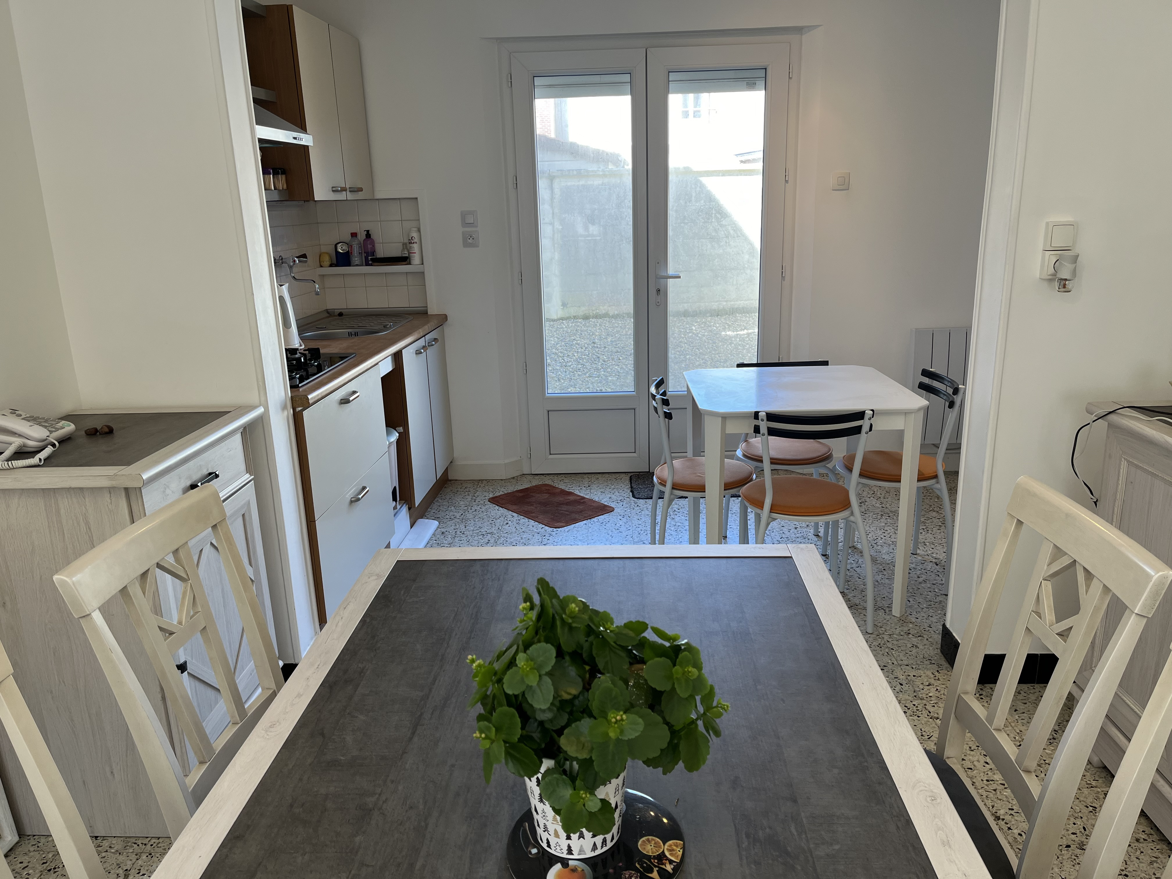 Photo 6 — Cabinet Somont