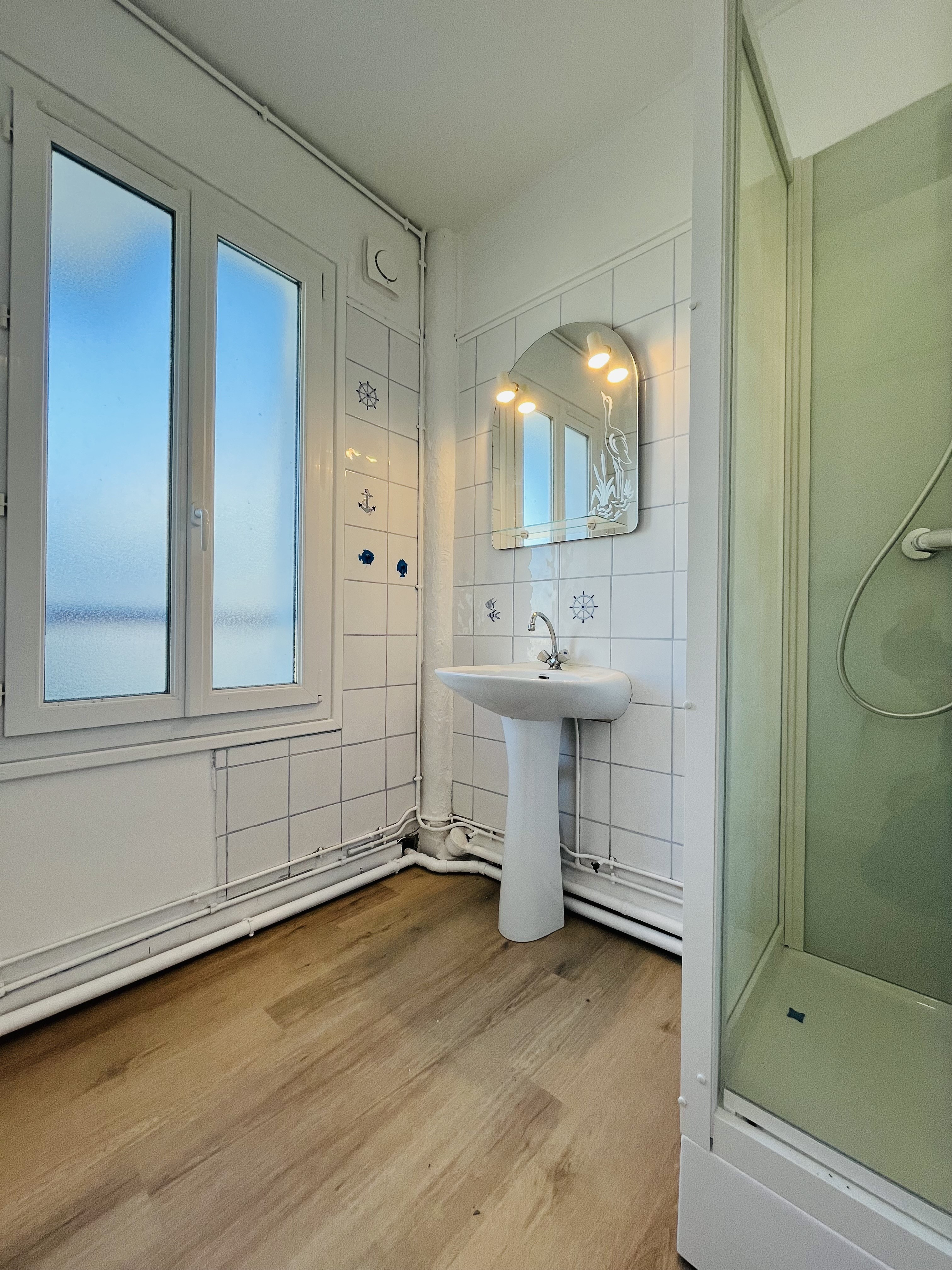 Photo 8 — Cabinet Somont