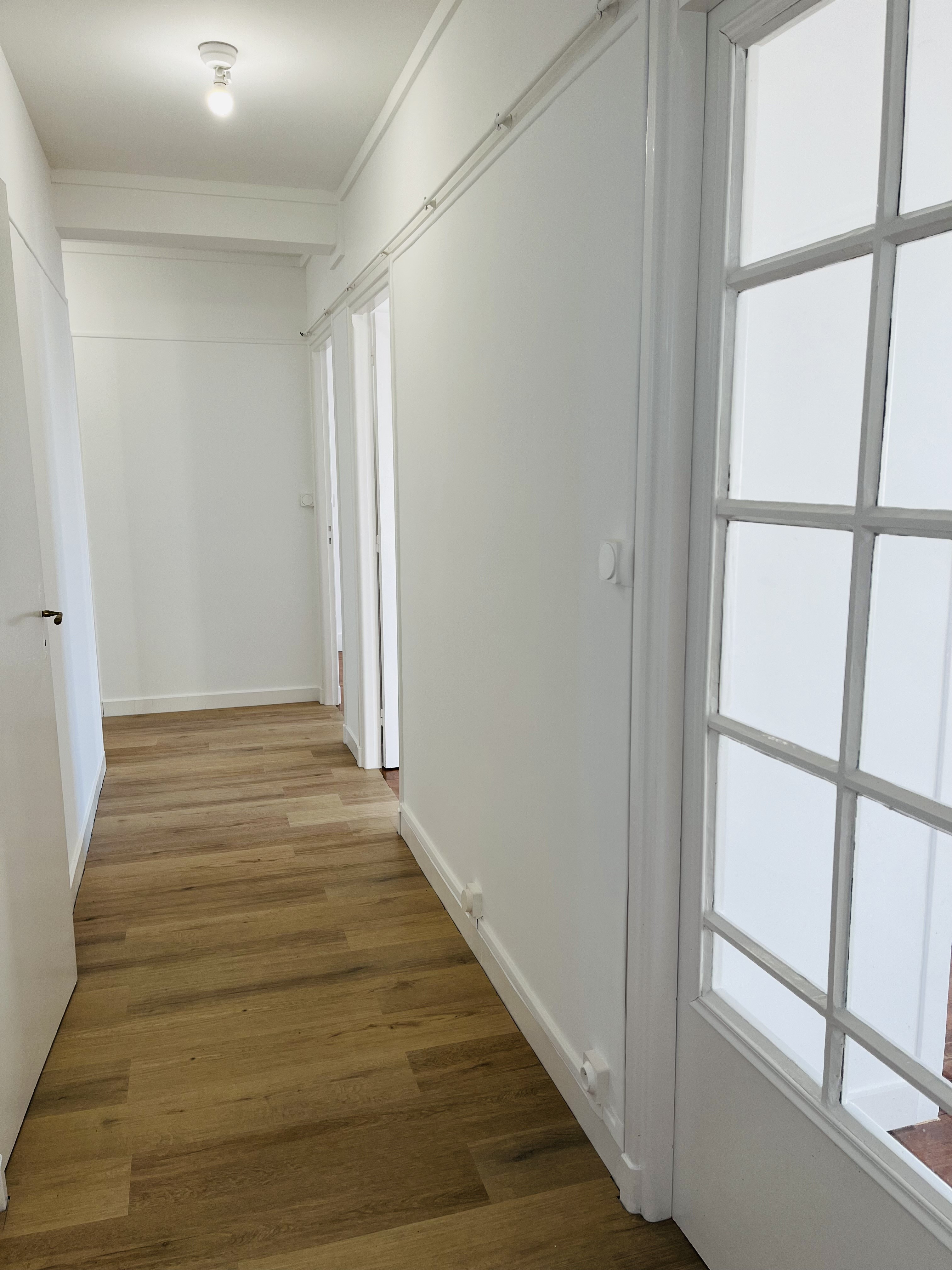 Photo 6 — Cabinet Somont