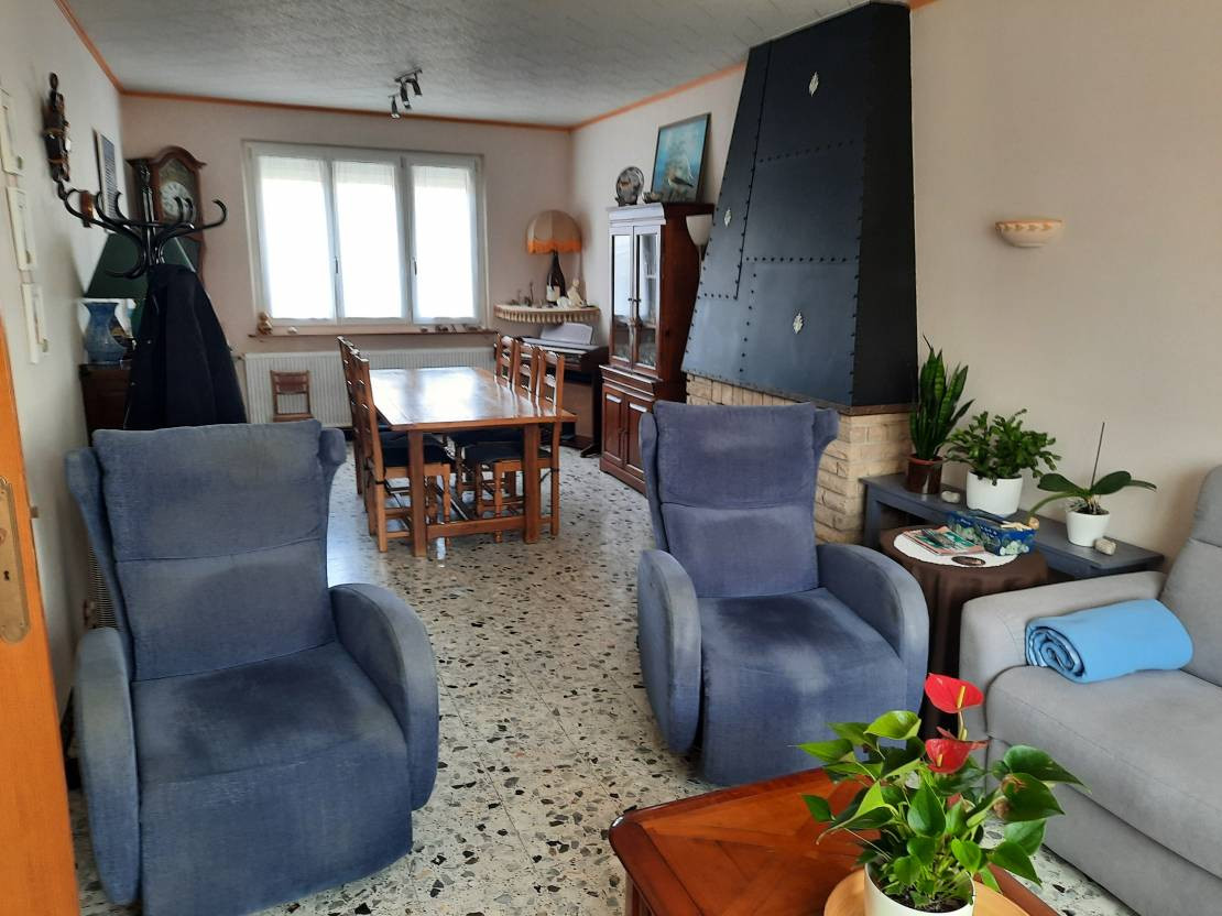 Photo 3 — Cabinet Somont