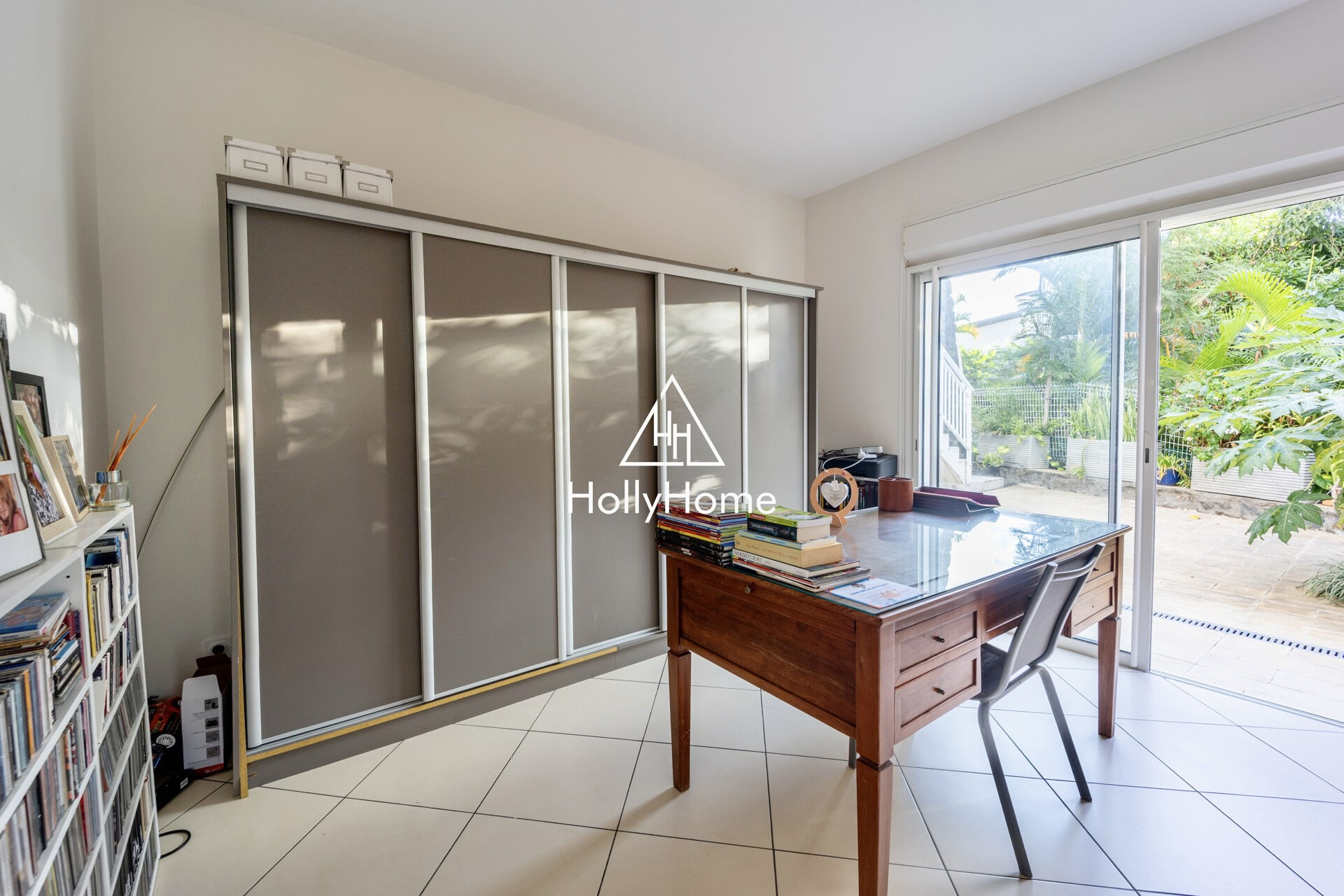 Photo 19 — HOLLYHOME