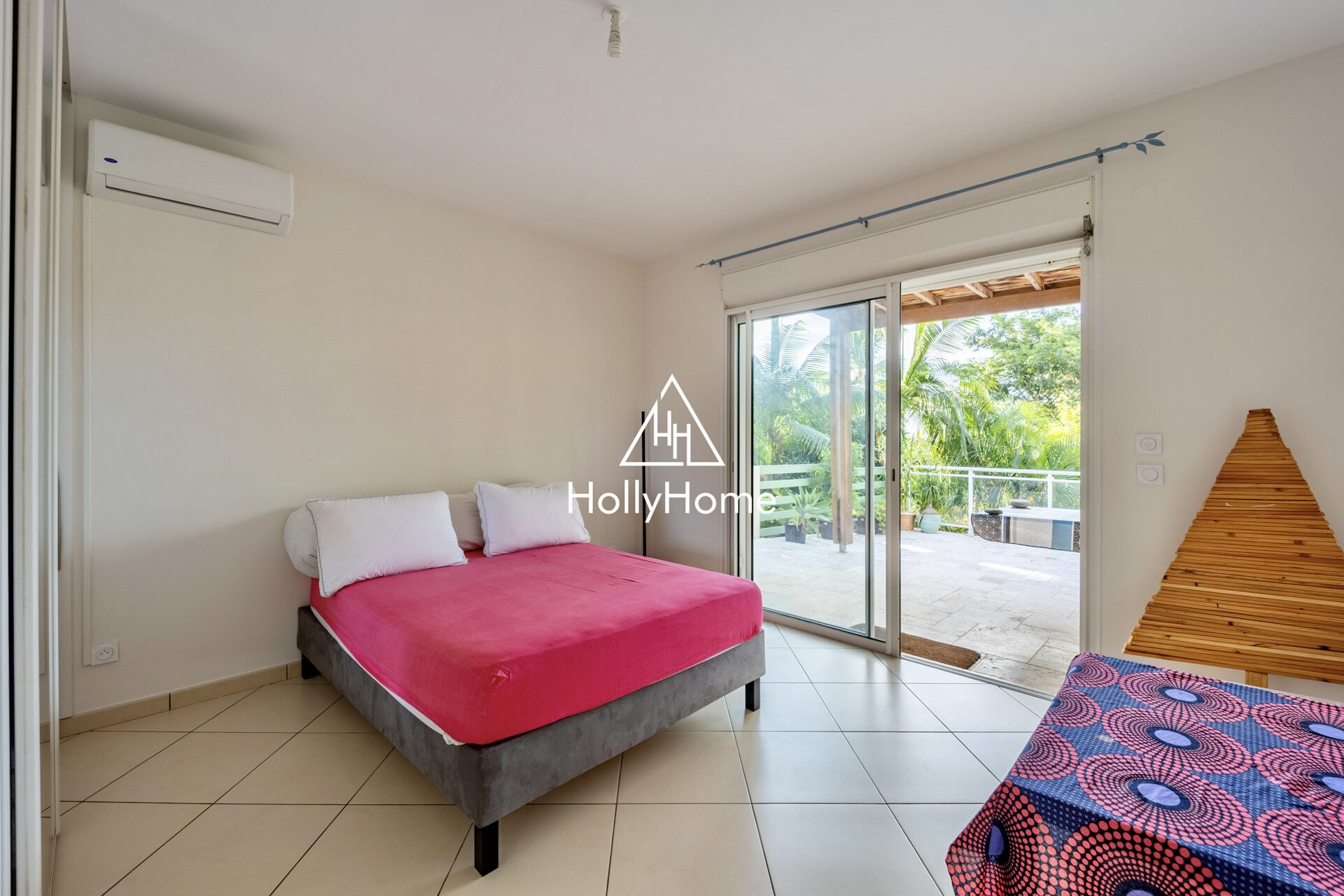 Photo 16 — HOLLYHOME