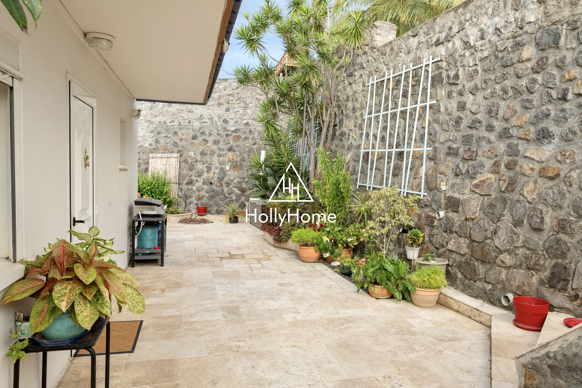 Photo 21 — HOLLYHOME