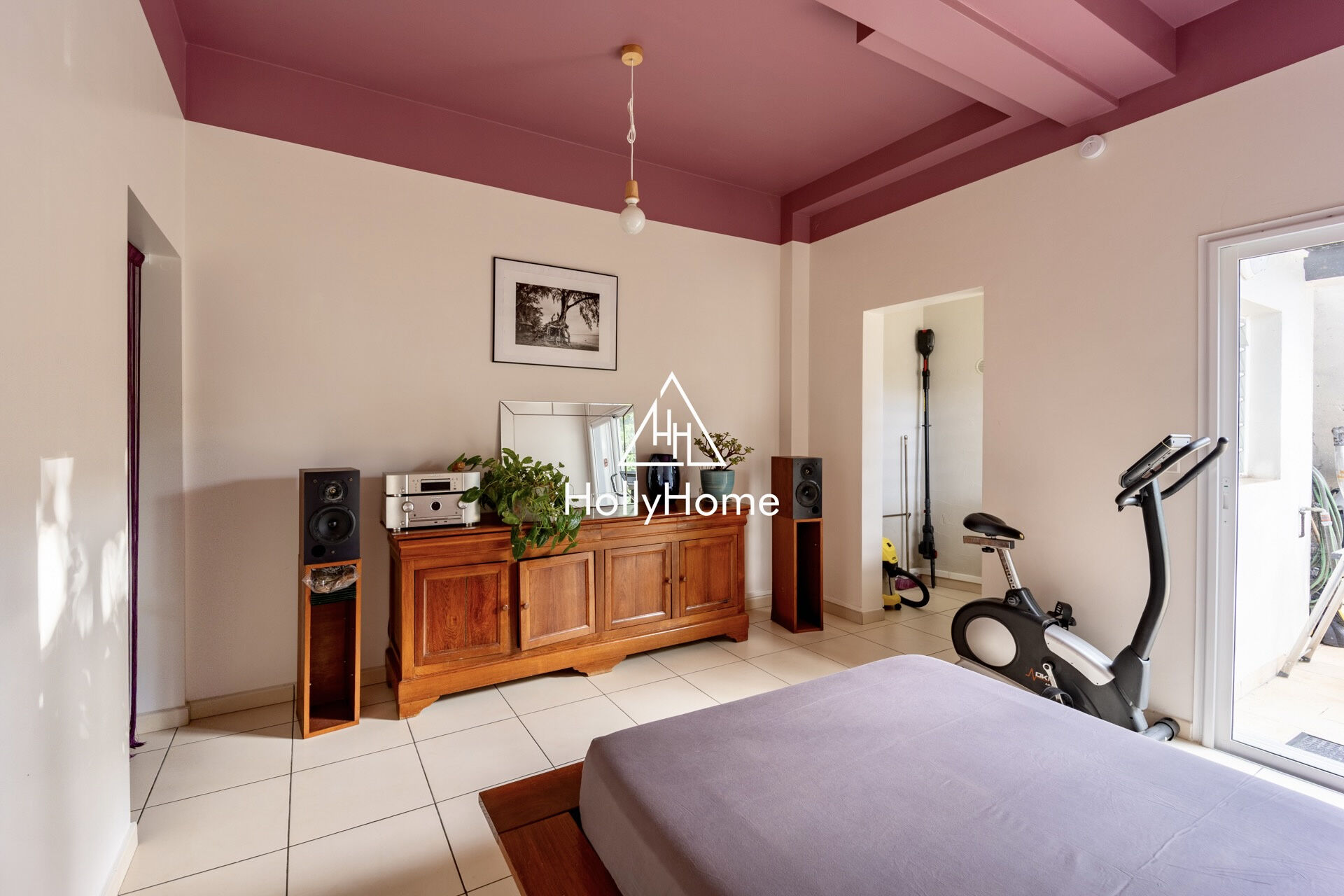 Photo 14 — HOLLYHOME