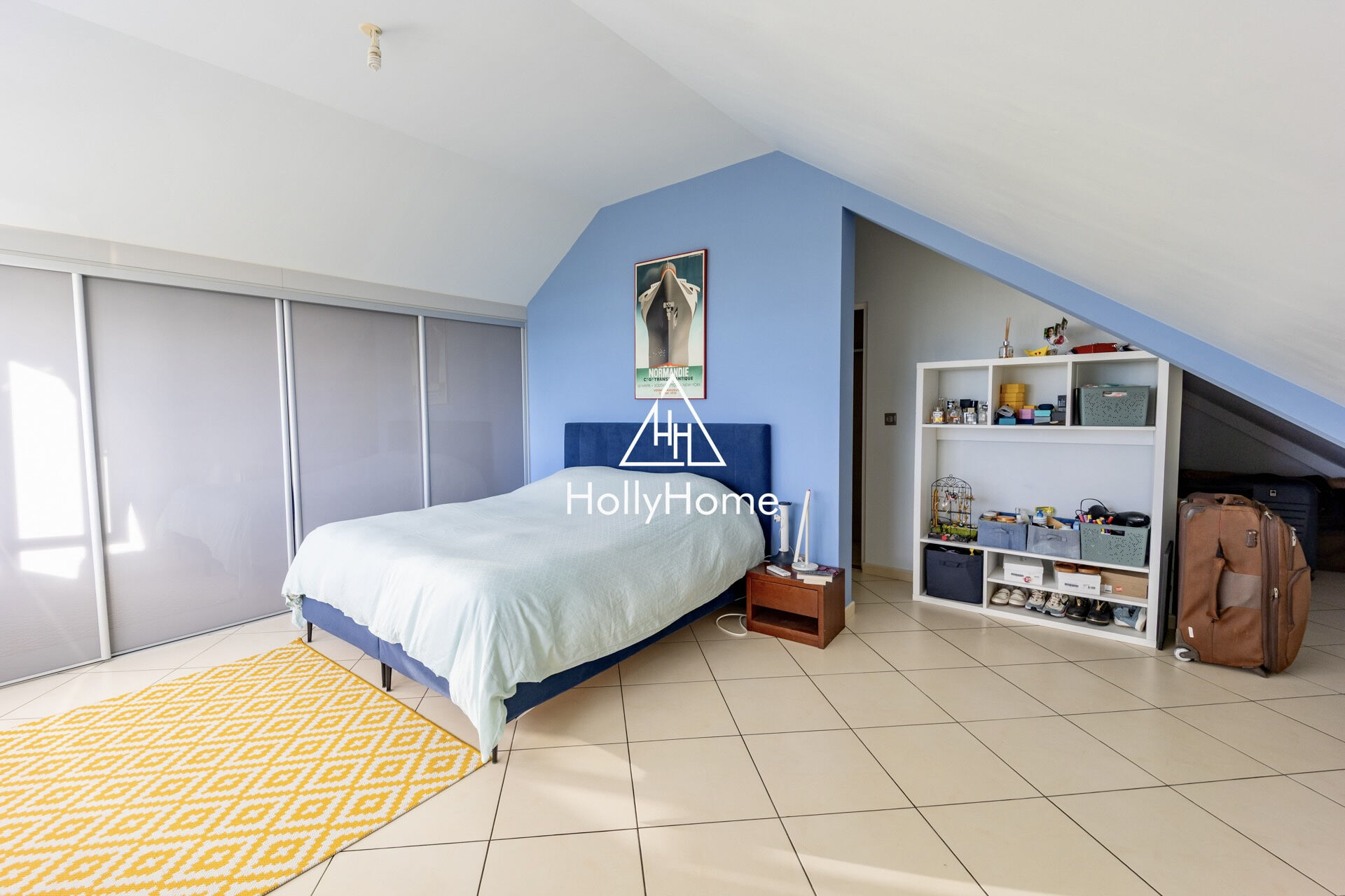 Photo 12 — HOLLYHOME