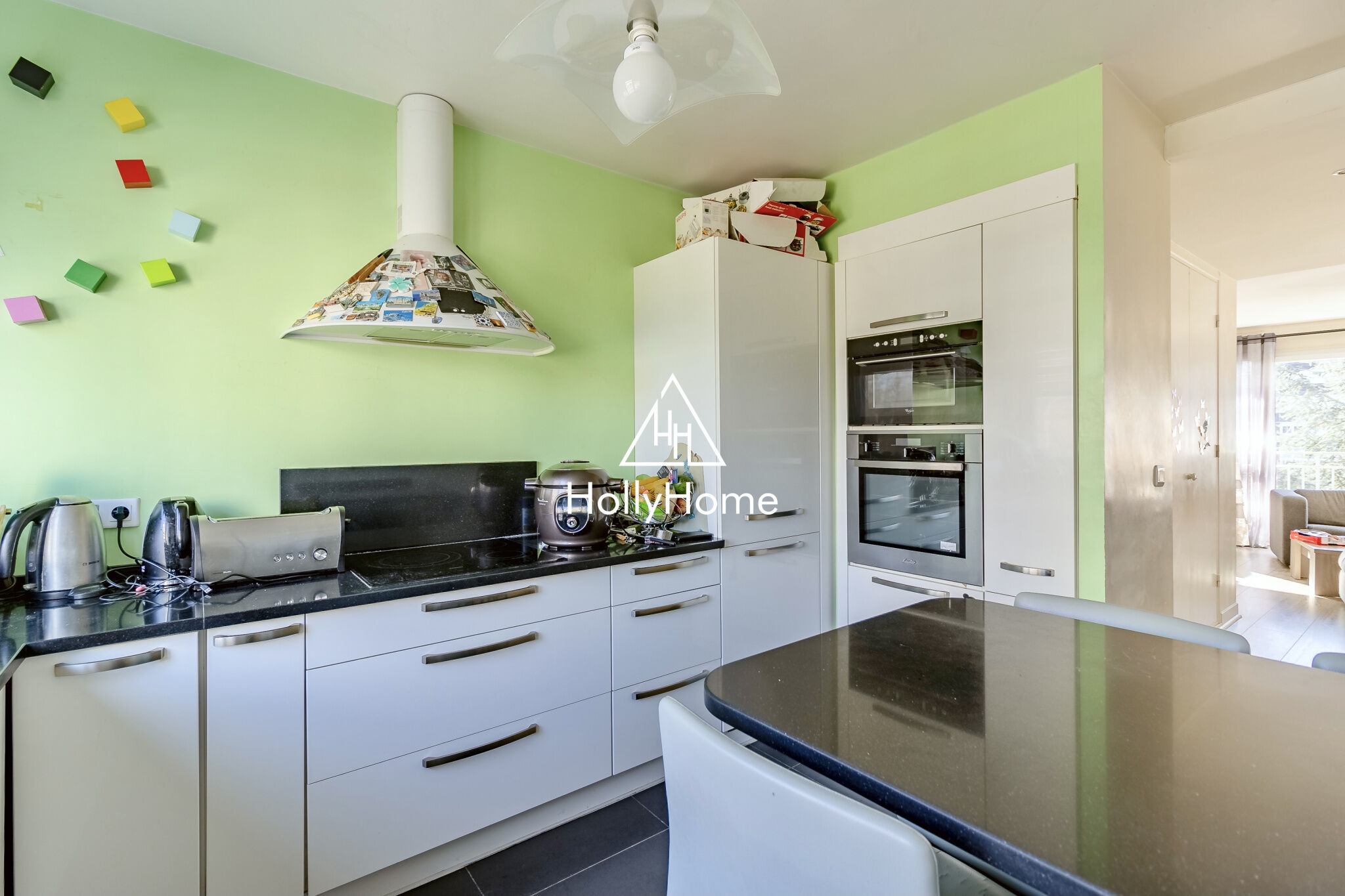 Photo 4 — HOLLYHOME