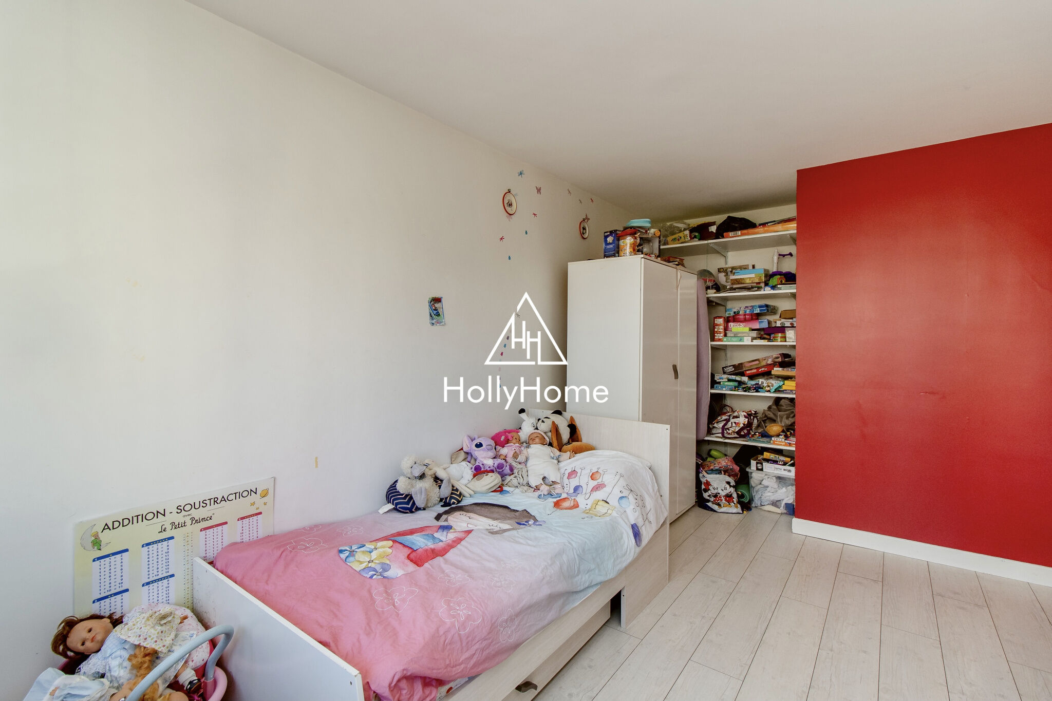 Photo 8 — HOLLYHOME