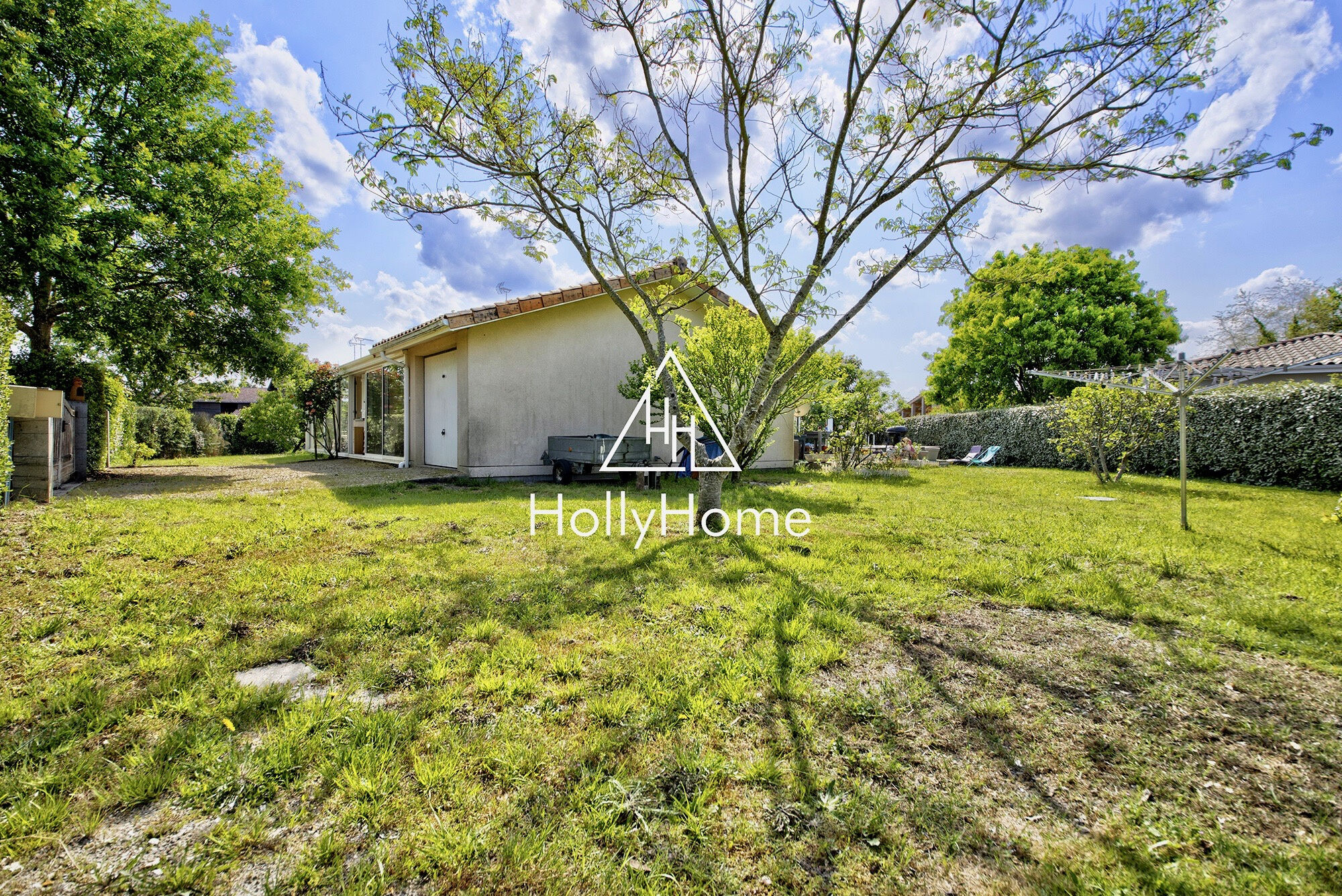 Photo 6 — HOLLYHOME