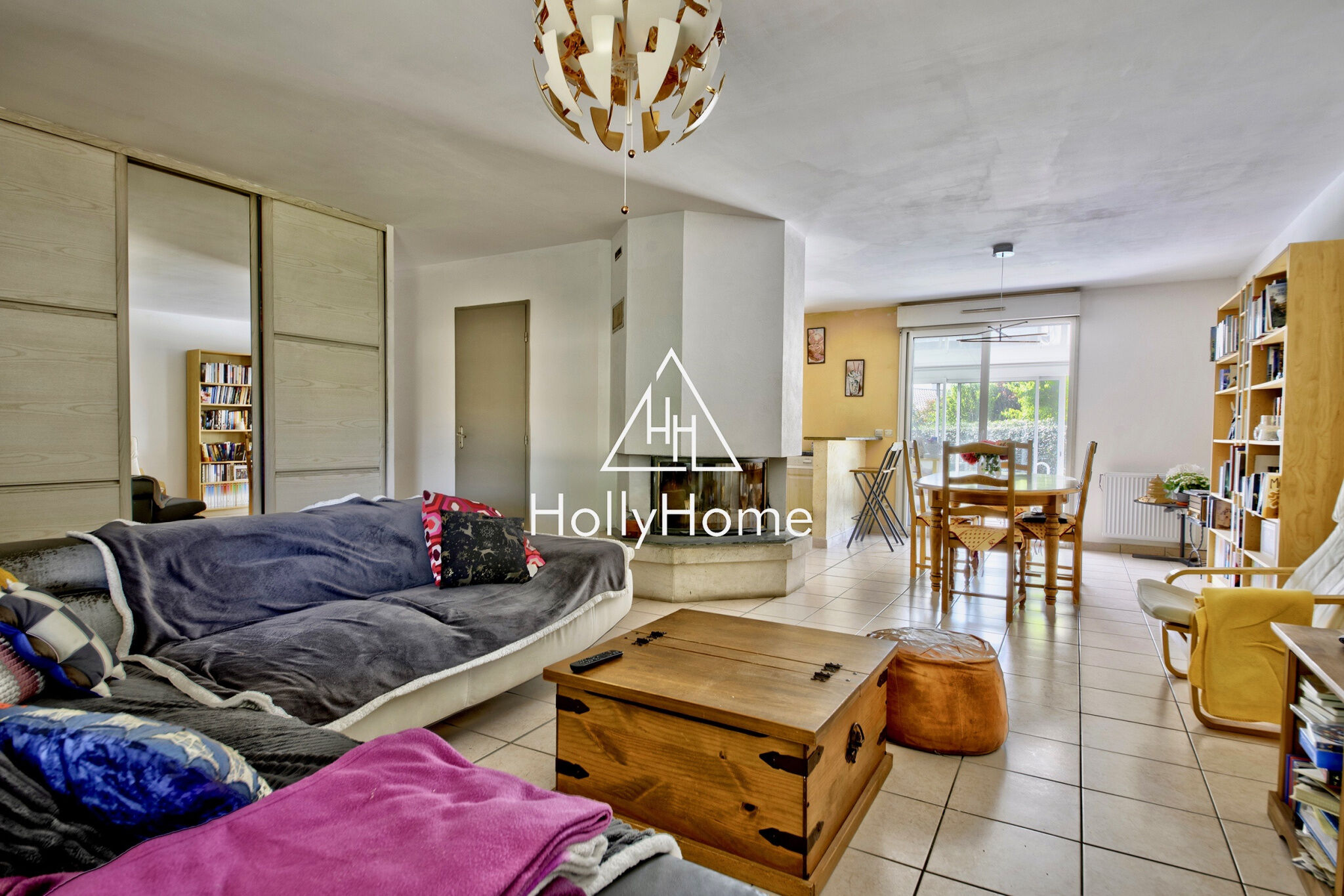 Photo 9 — HOLLYHOME