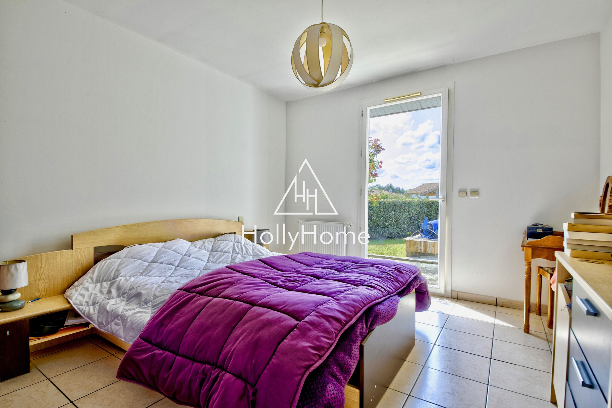 Photo 12 — HOLLYHOME