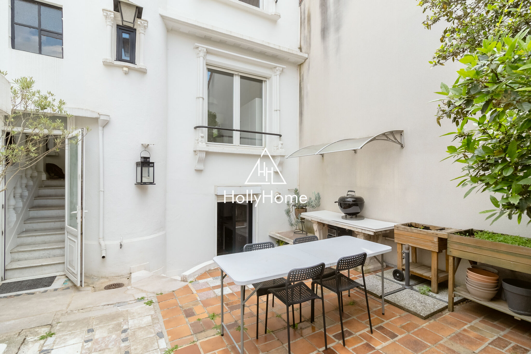 Photo 7 — HOLLYHOME