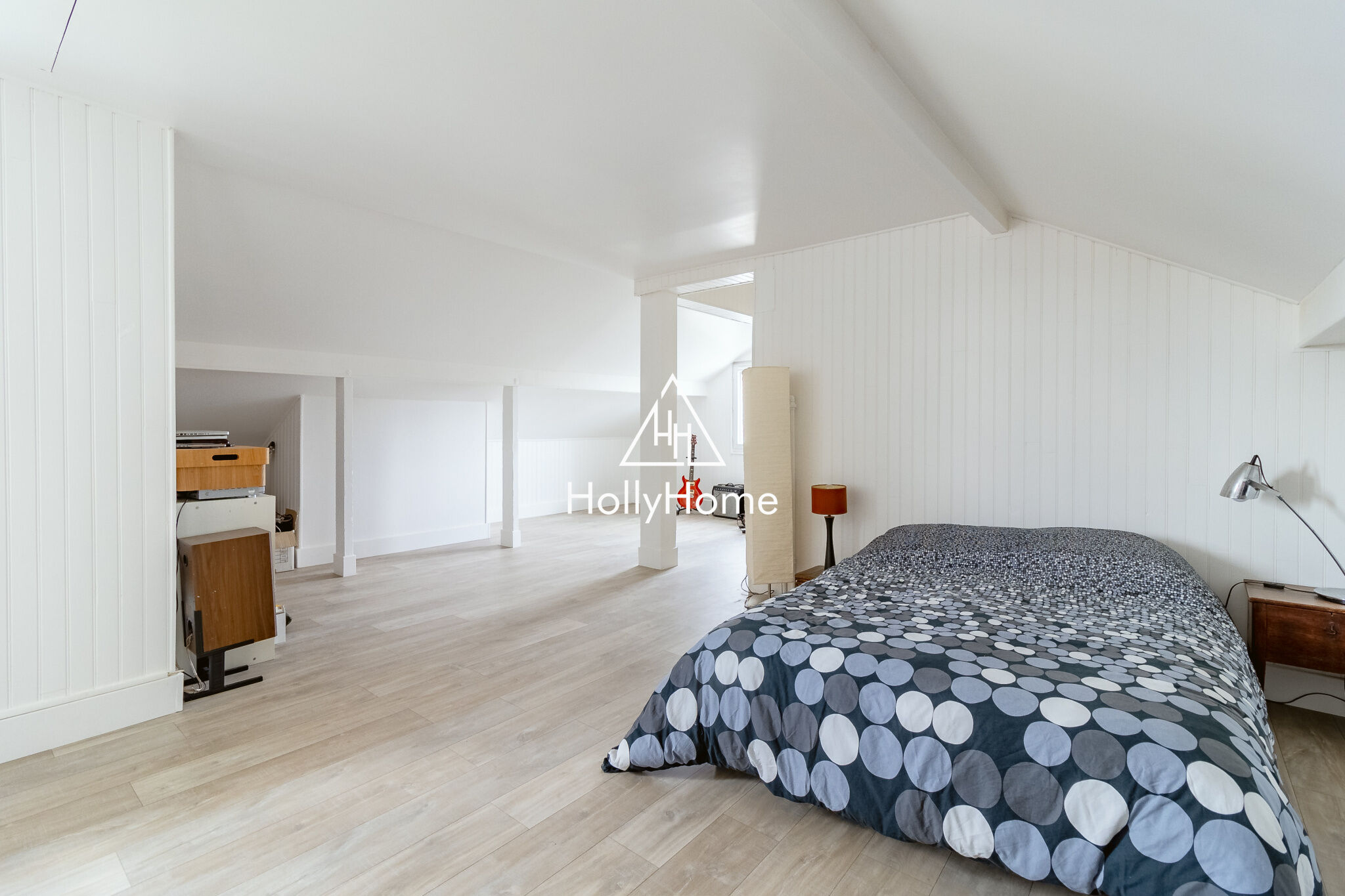 Photo 12 — HOLLYHOME