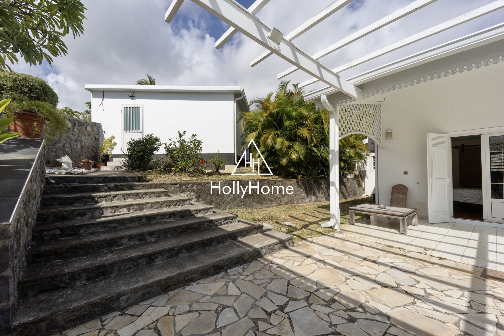 Photo 16 — HOLLYHOME