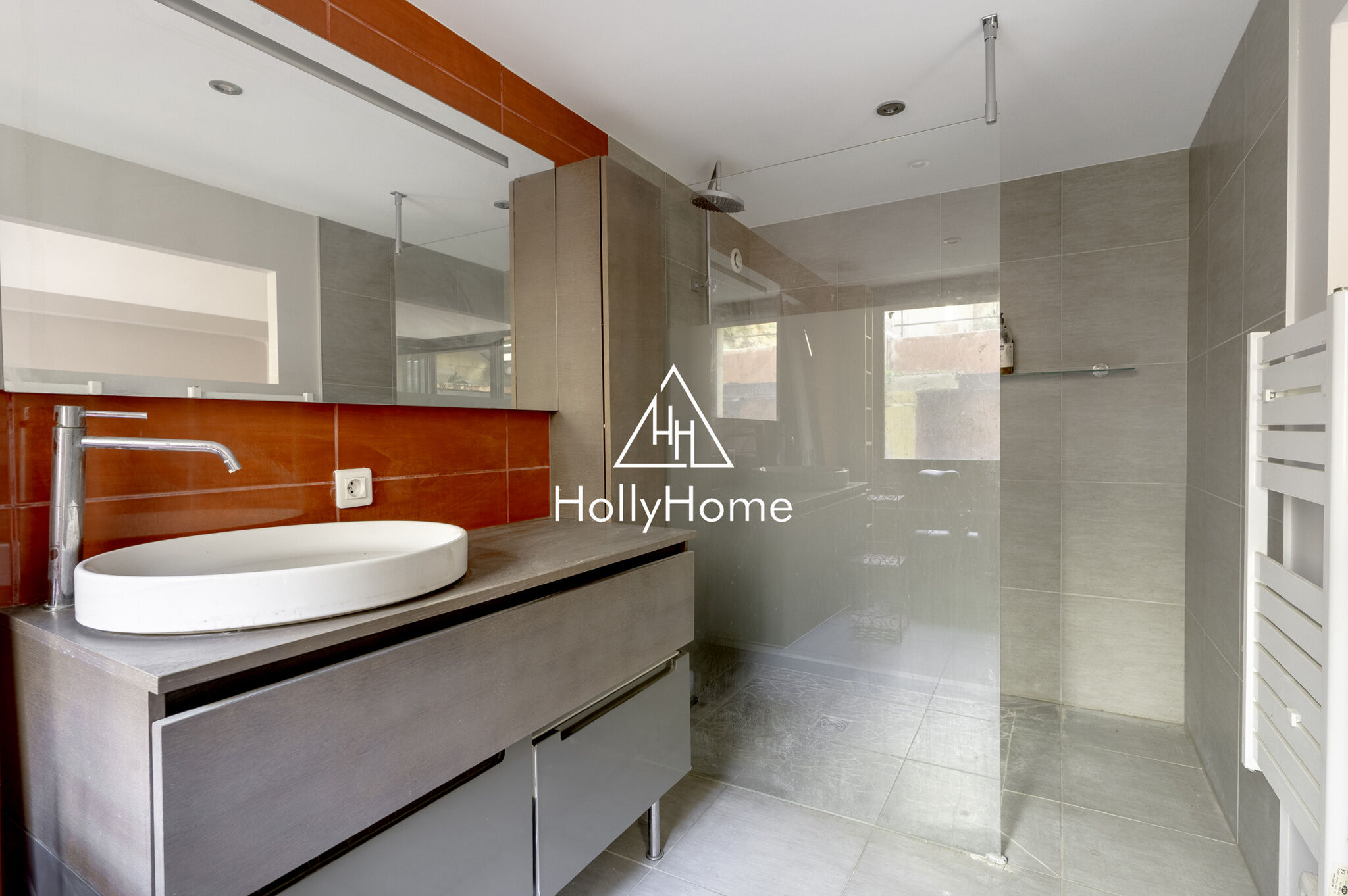 Photo 10 — HOLLYHOME