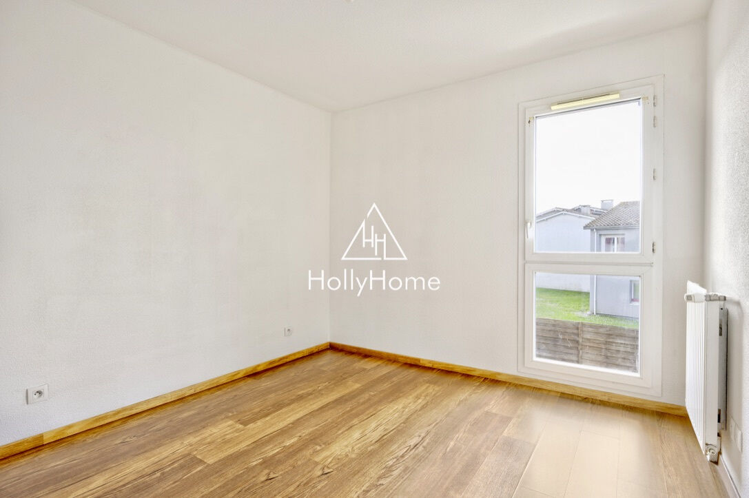 Photo 9 — HOLLYHOME