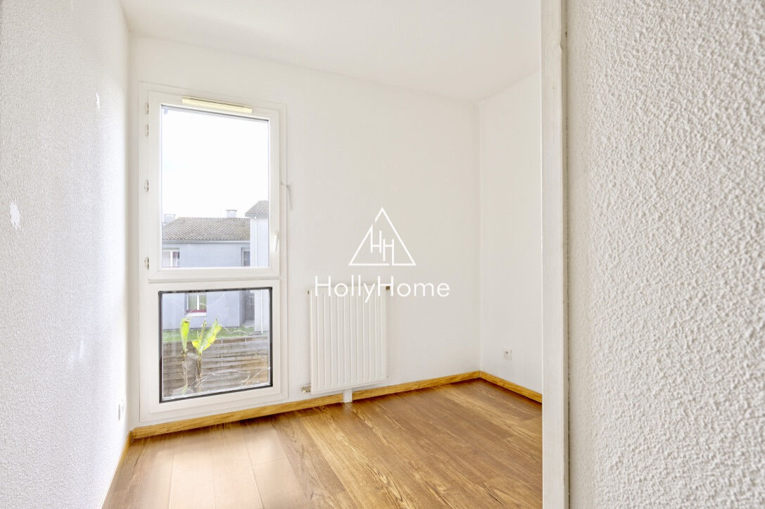 Photo 8 — HOLLYHOME
