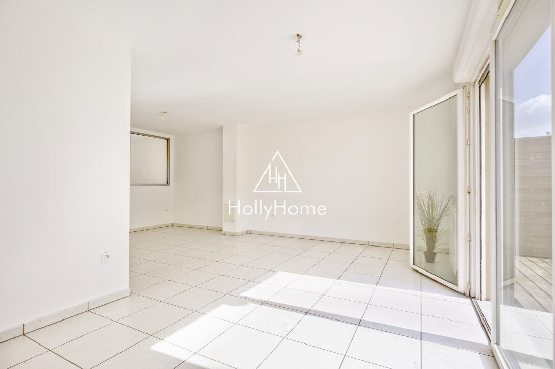 Photo 4 — HOLLYHOME