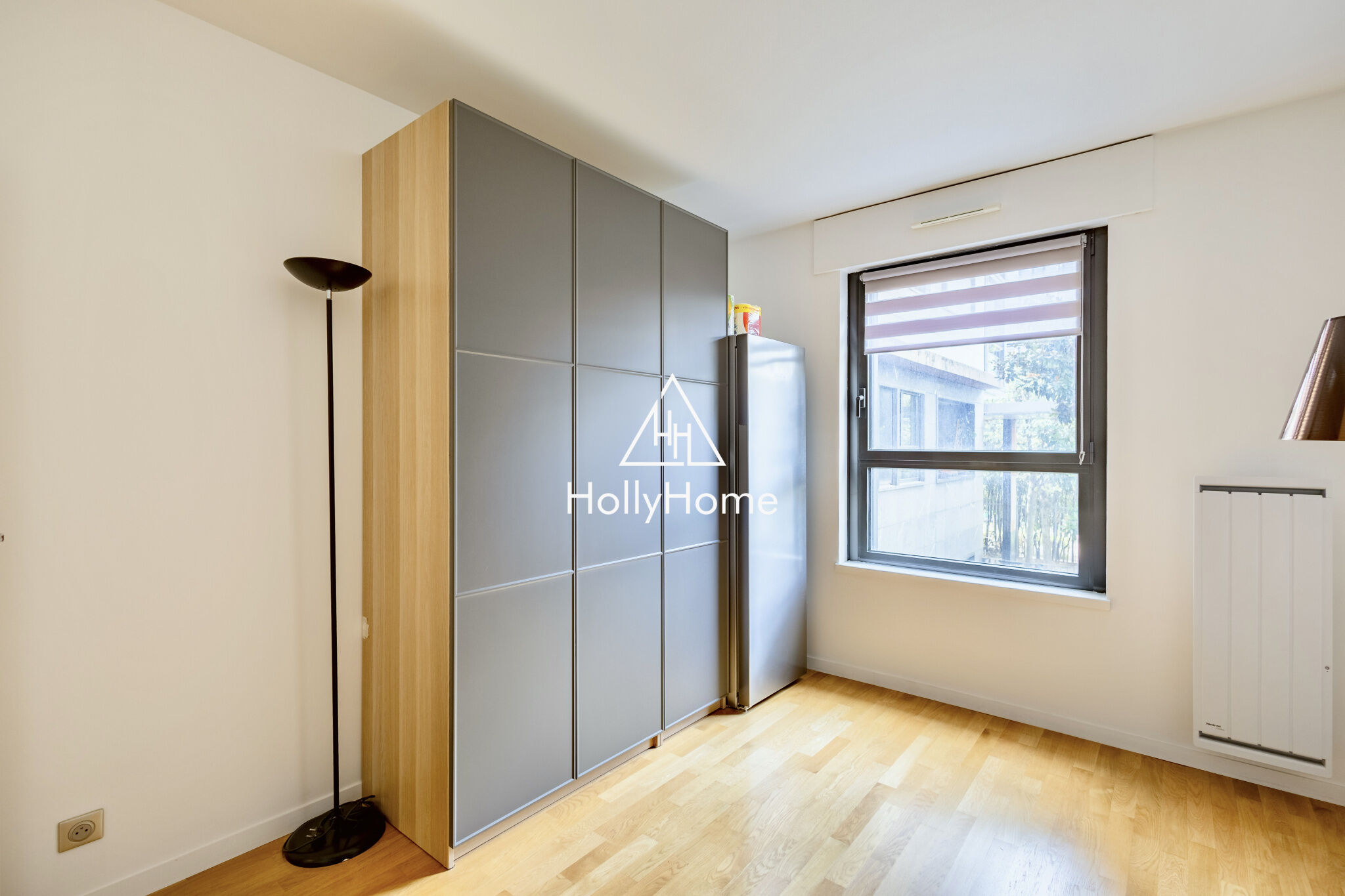 Photo 12 — HOLLYHOME