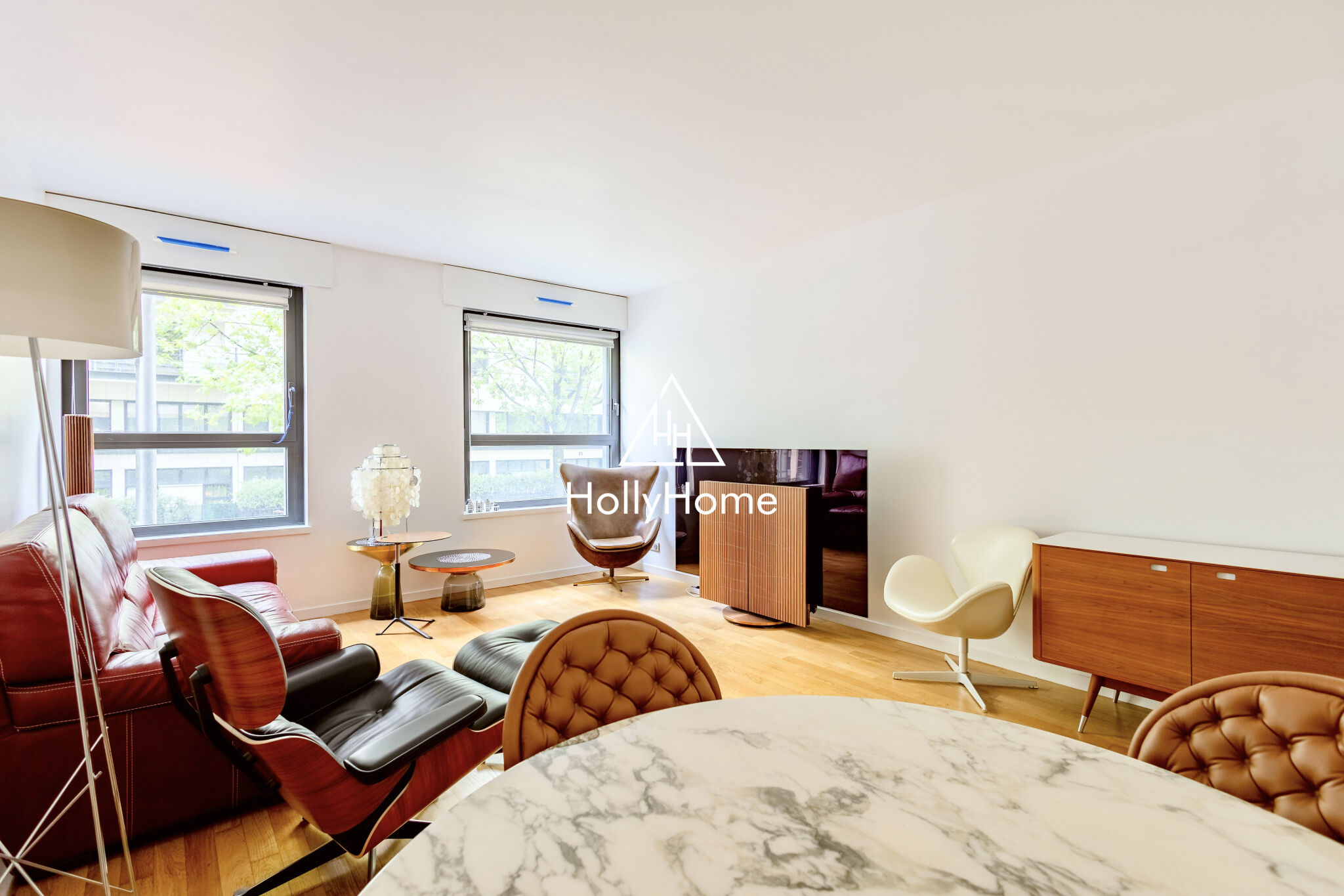 Photo 4 — HOLLYHOME