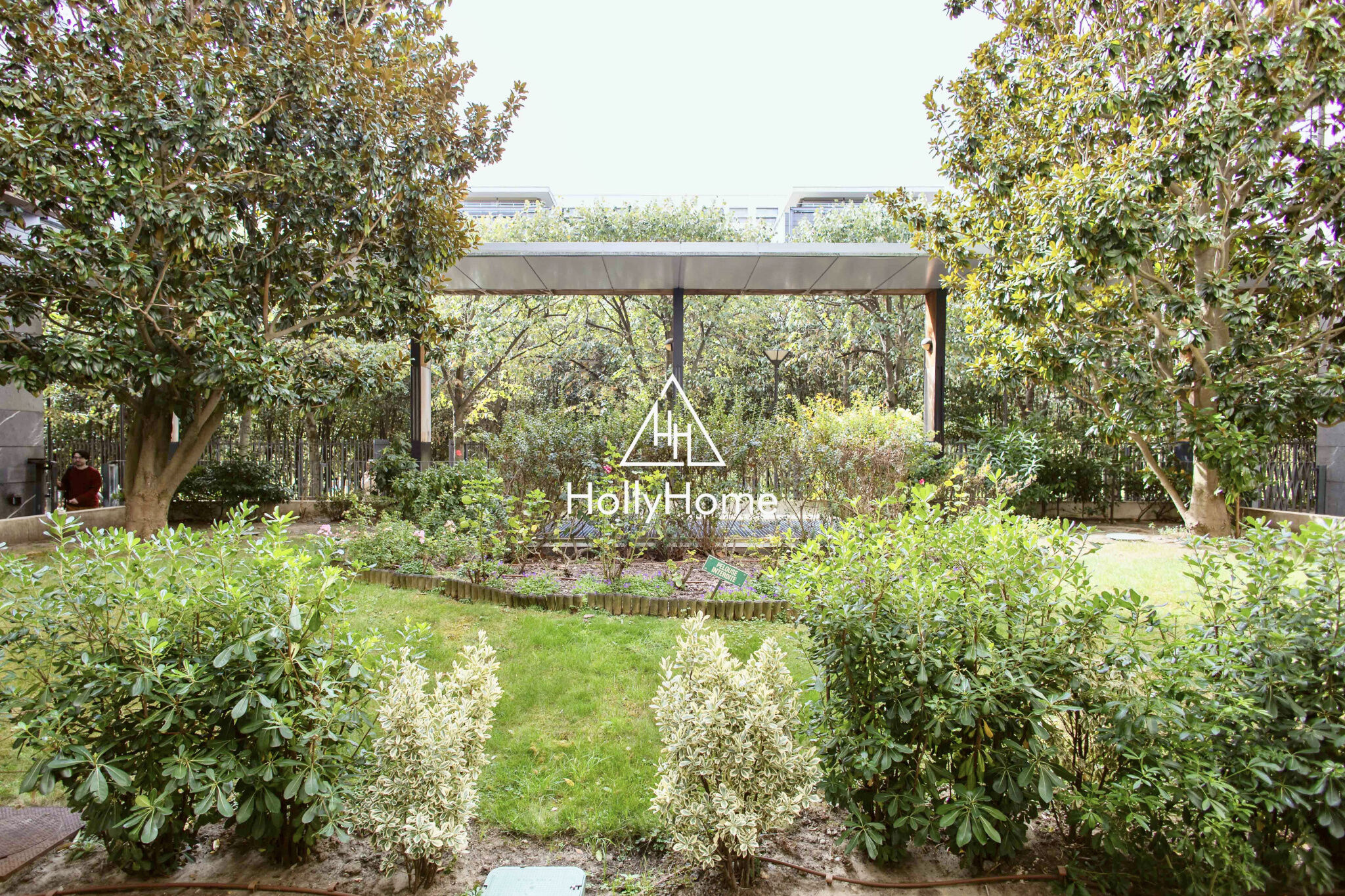 Photo 20 — HOLLYHOME