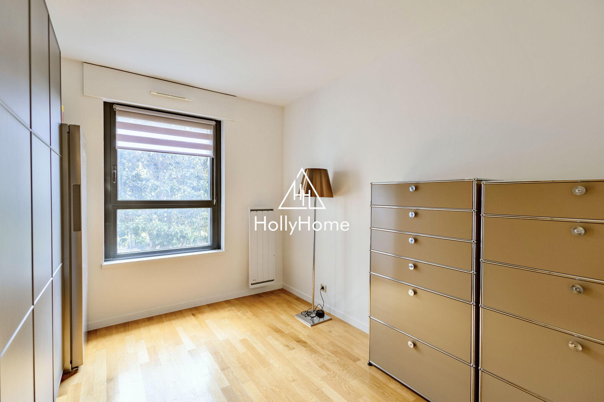 Photo 13 — HOLLYHOME