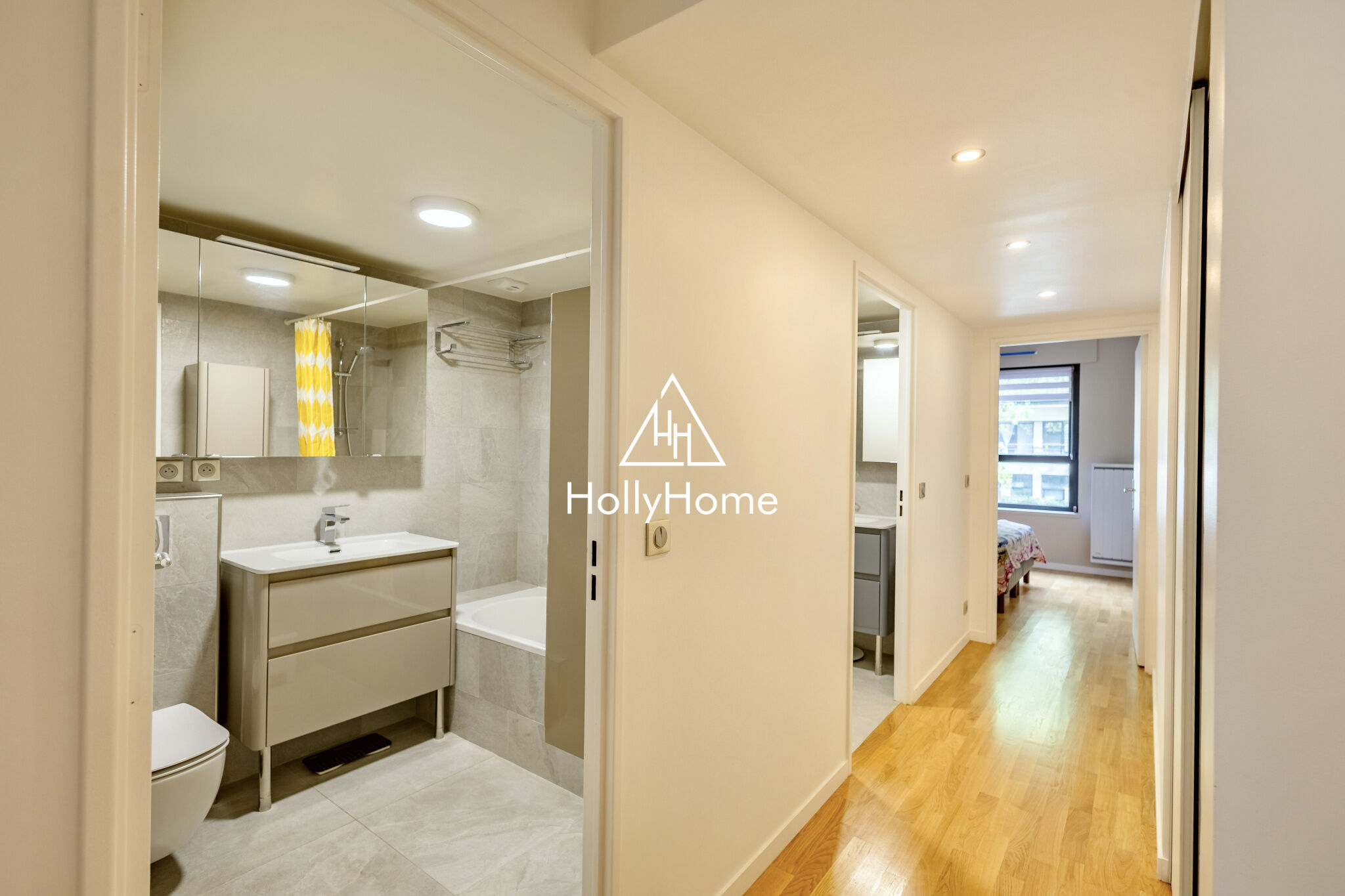 Photo 16 — HOLLYHOME