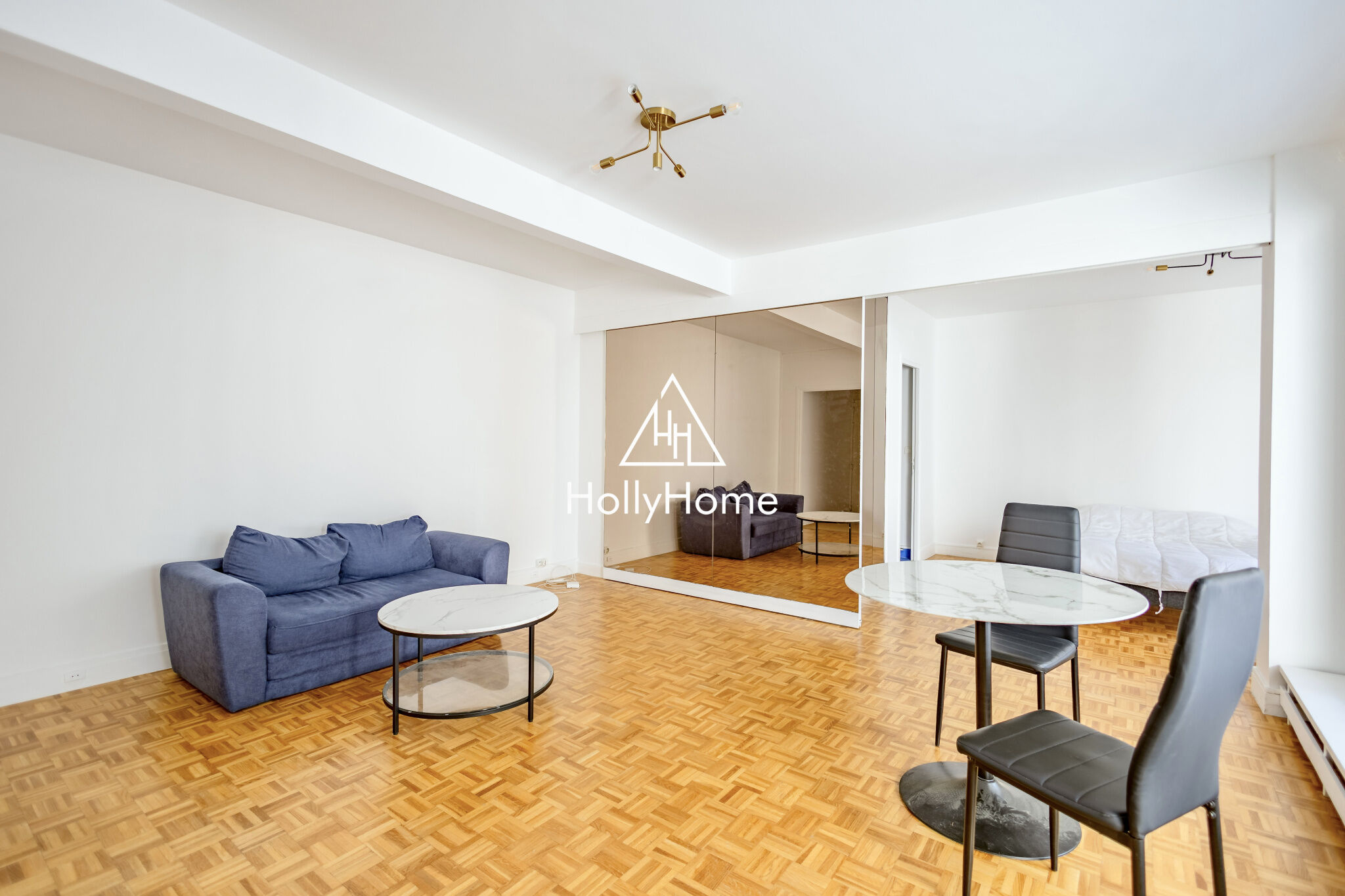 Photo 4 — HOLLYHOME