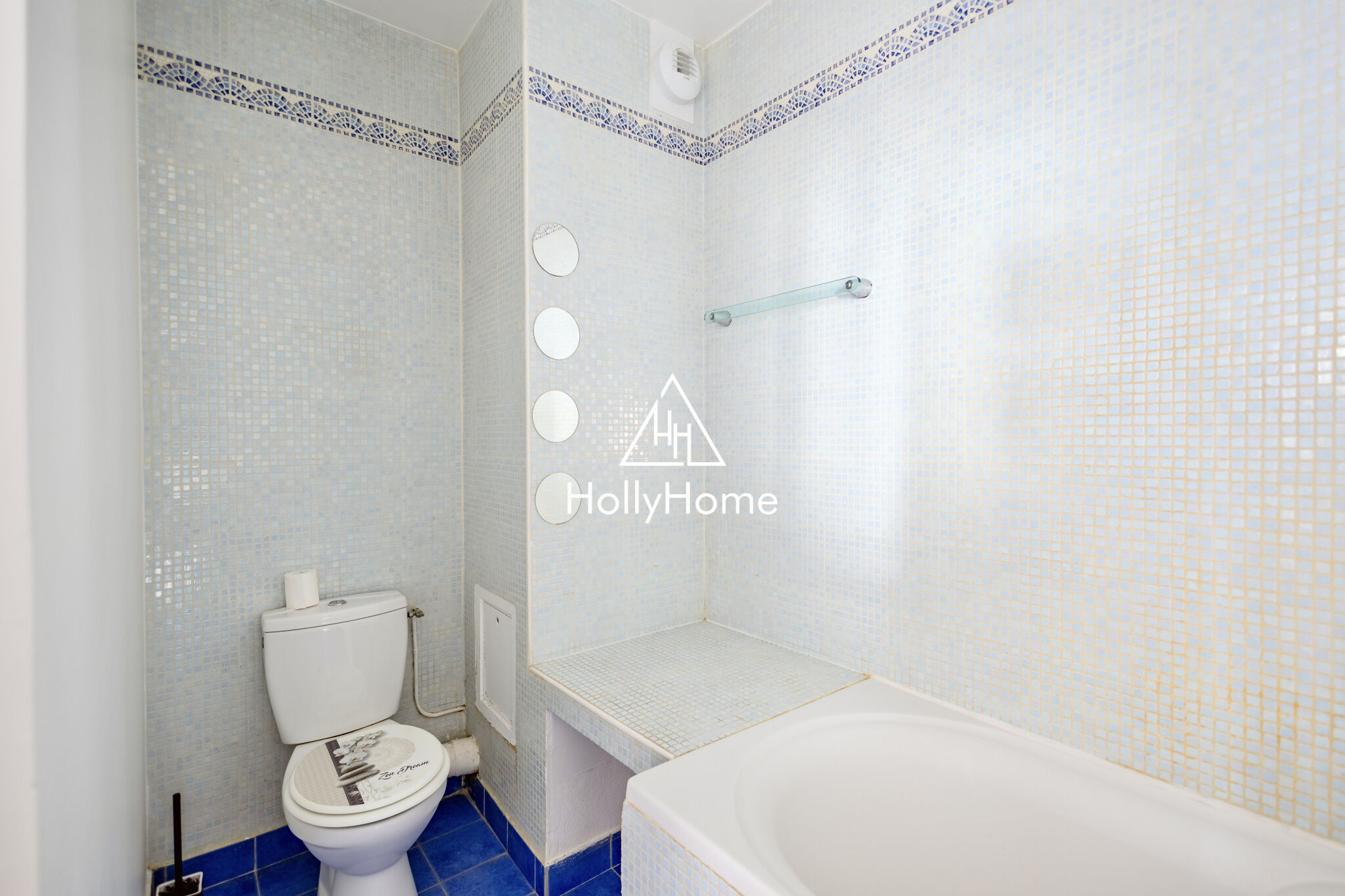 Photo 13 — HOLLYHOME