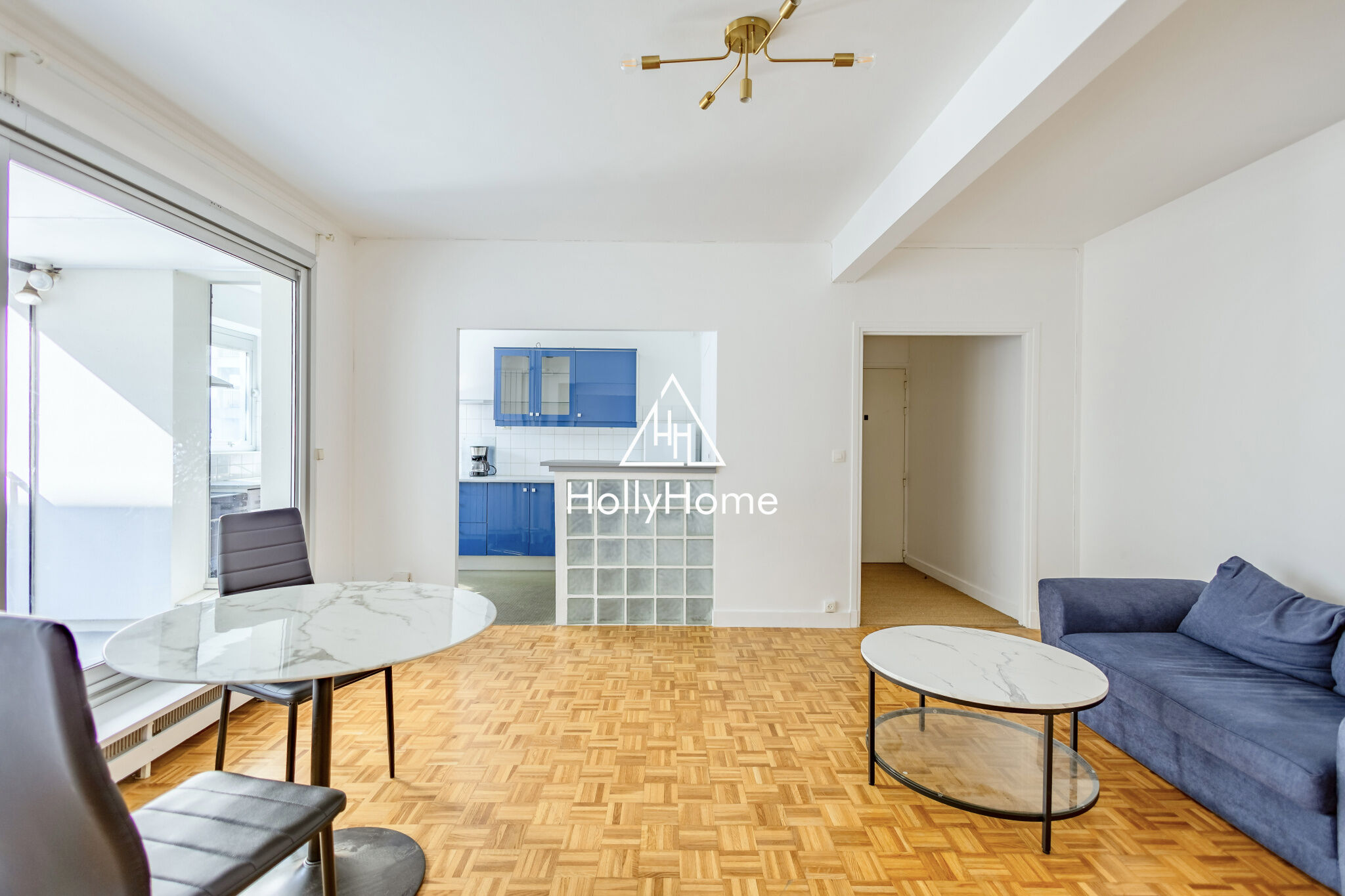 Photo 3 — HOLLYHOME