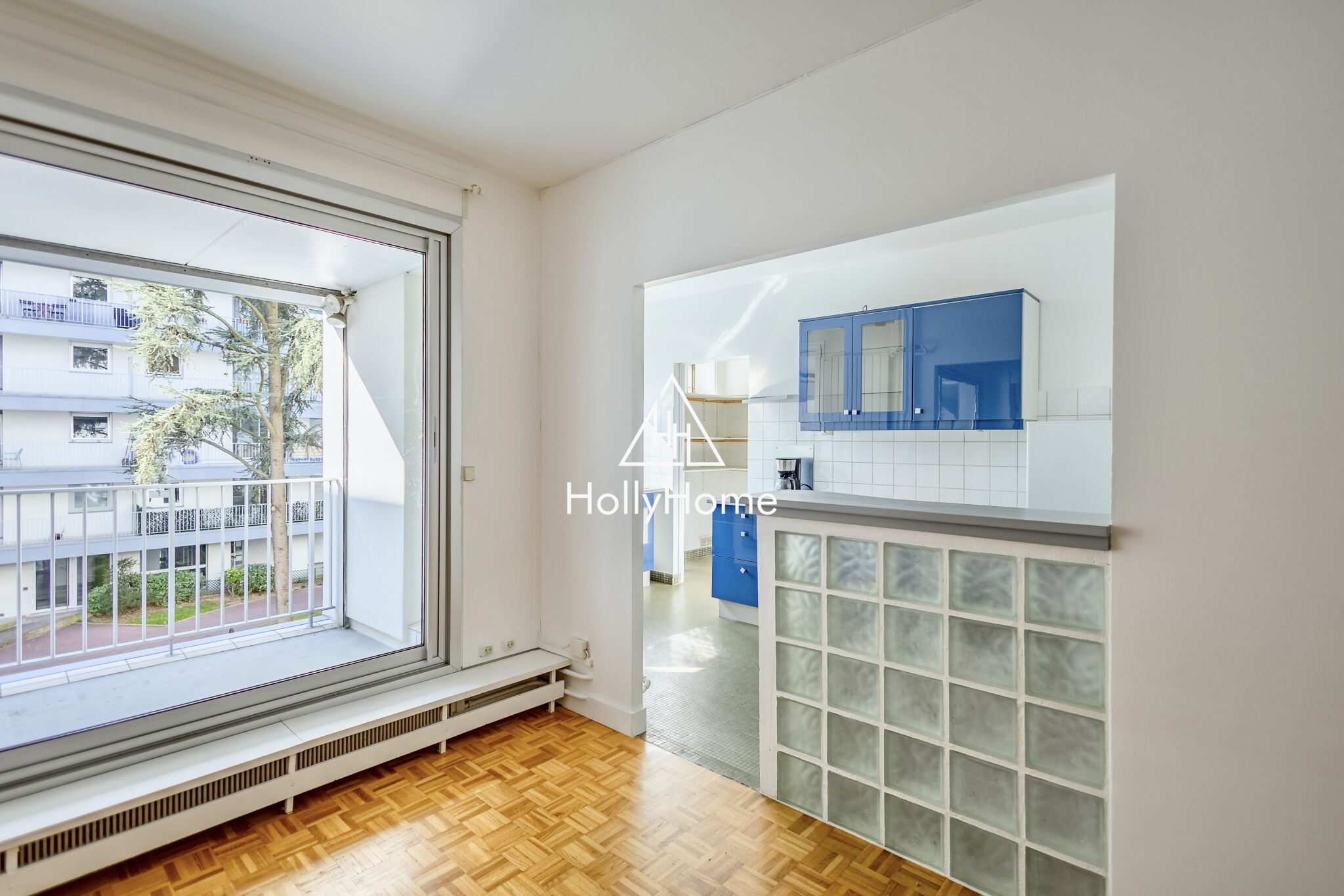 Photo 8 — HOLLYHOME