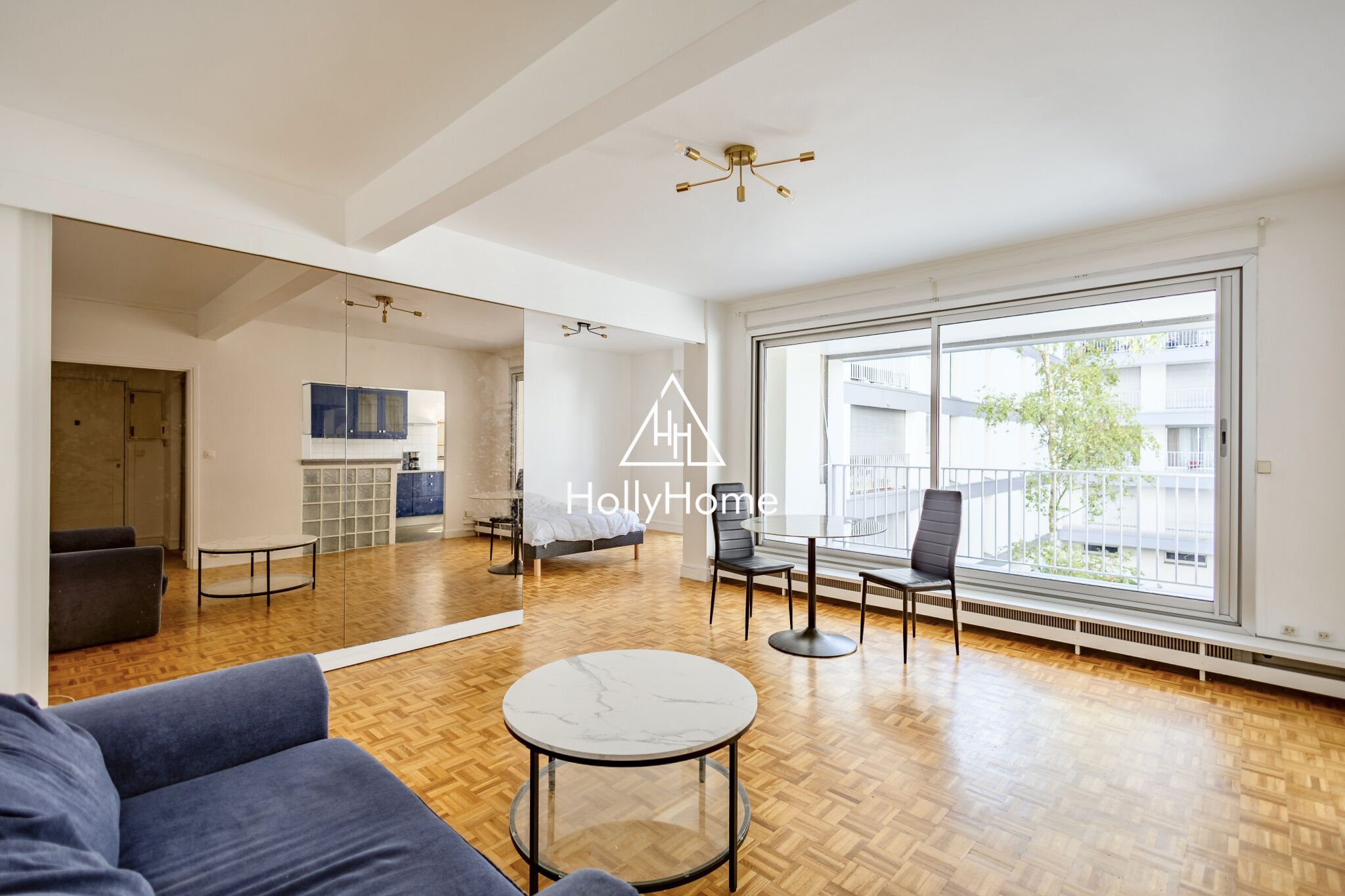 Photo 2 — HOLLYHOME