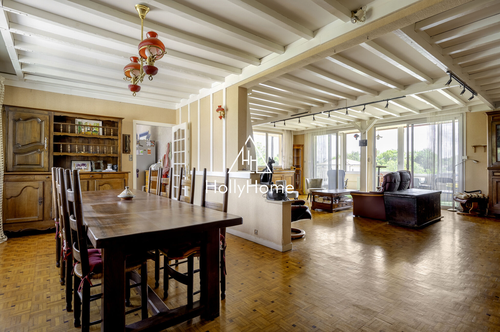 Photo 4 — HOLLYHOME