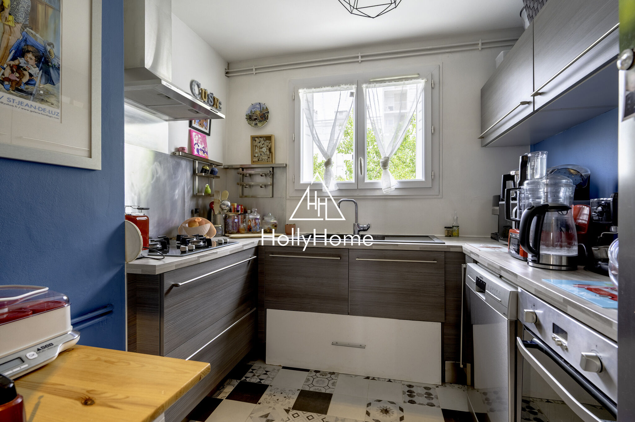 Photo 6 — HOLLYHOME