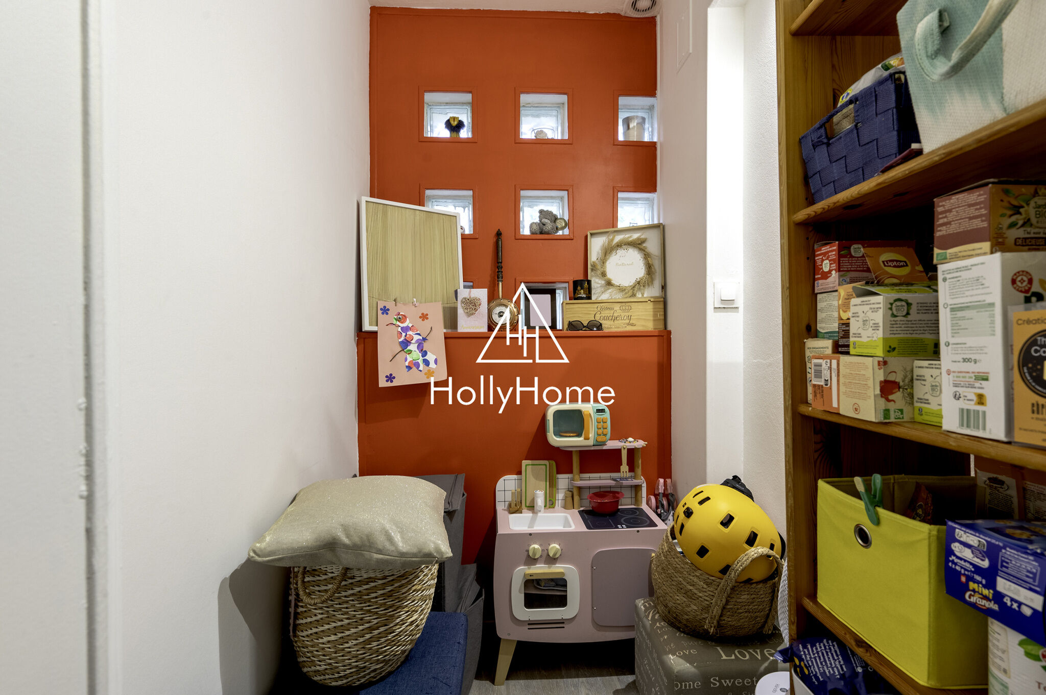 Photo 10 — HOLLYHOME