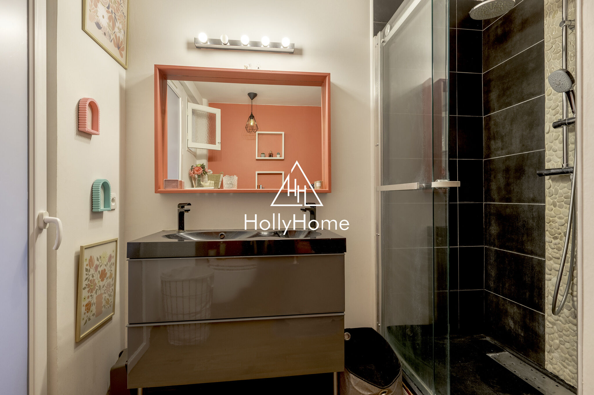 Photo 9 — HOLLYHOME