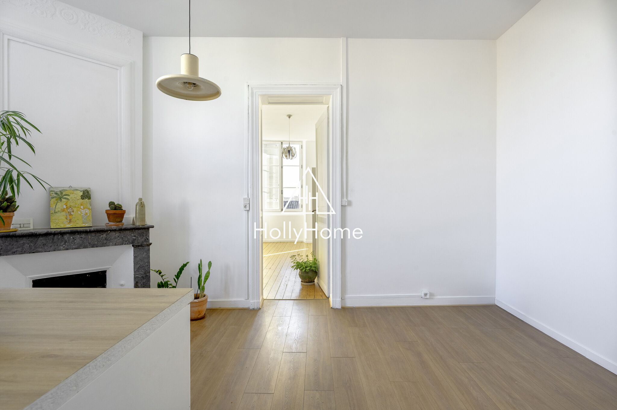 Photo 7 — HOLLYHOME
