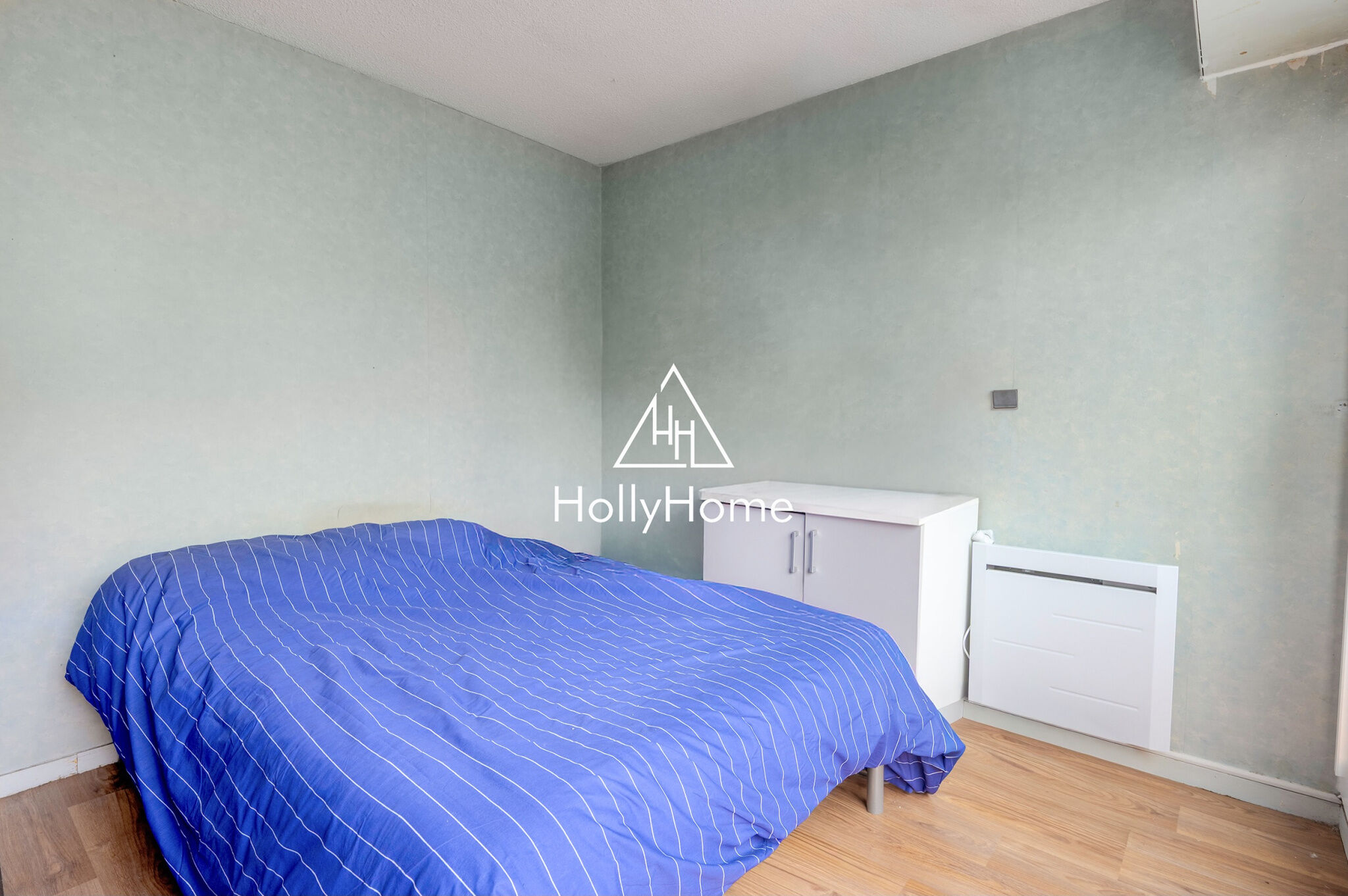 Photo 7 — HOLLYHOME